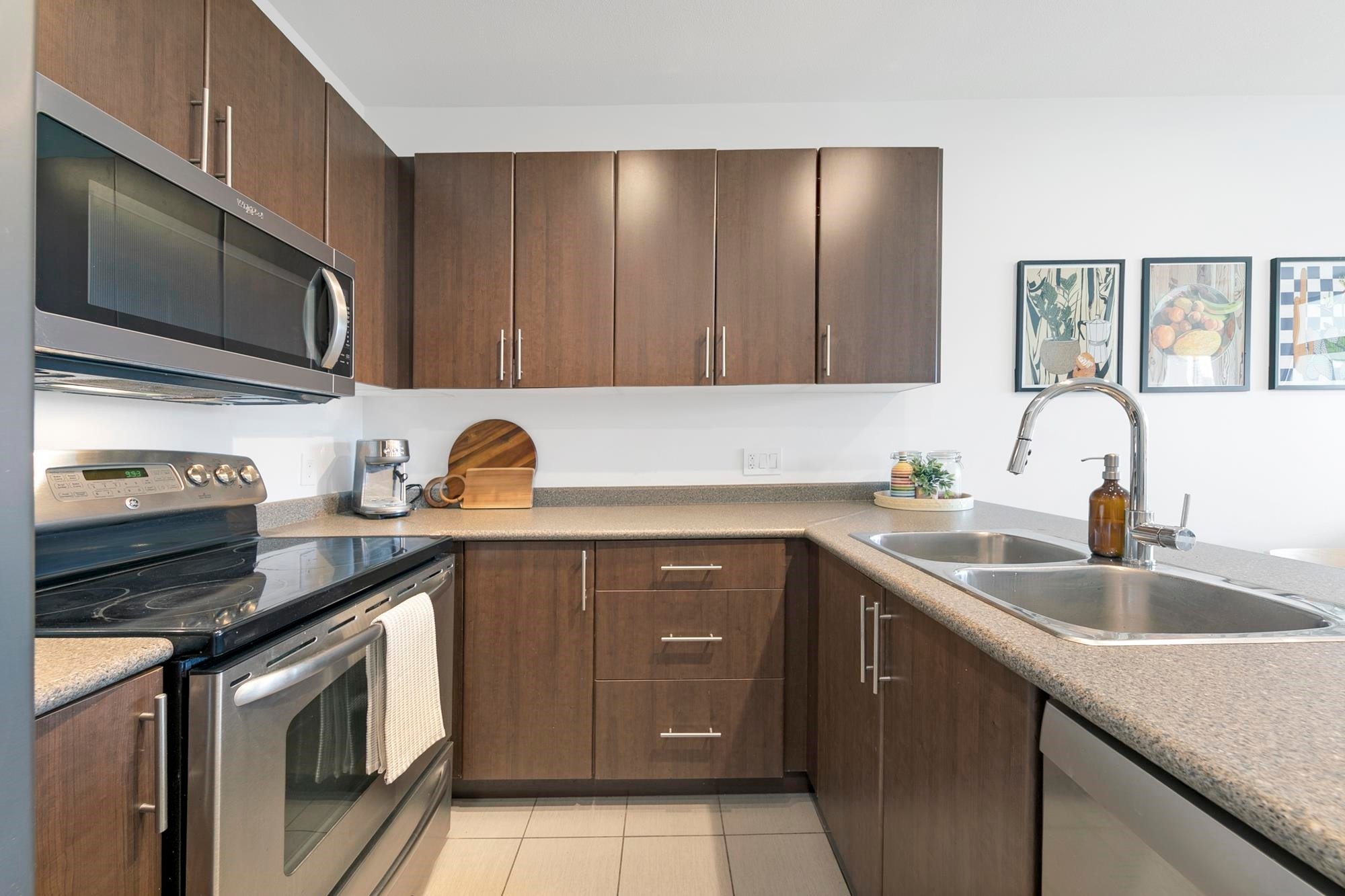 206-688 17Th Avenue E, Vancouver, BC