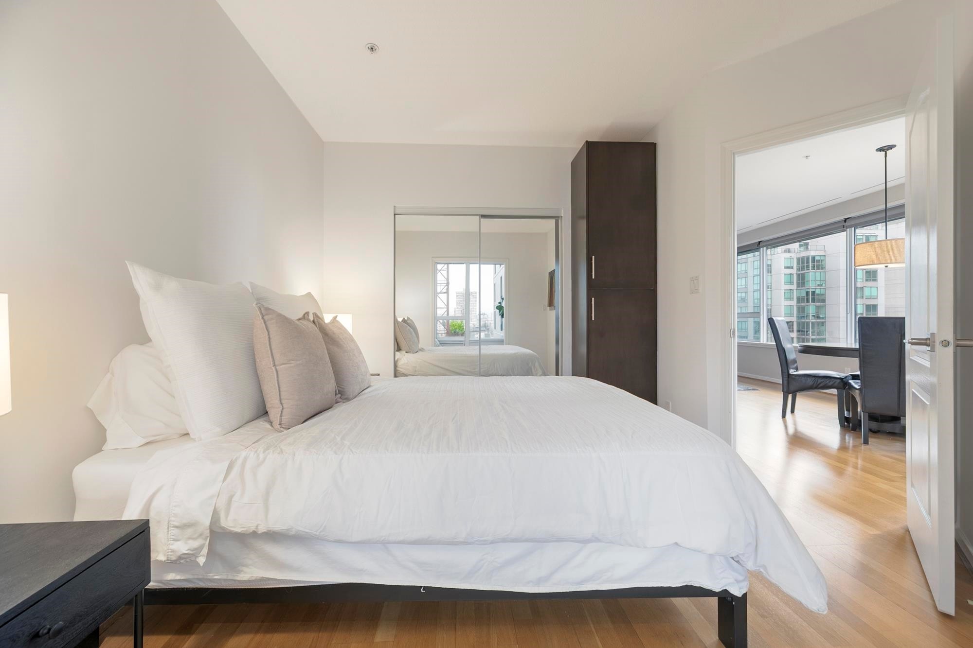 907-1177 Hornby Street, Vancouver, BC