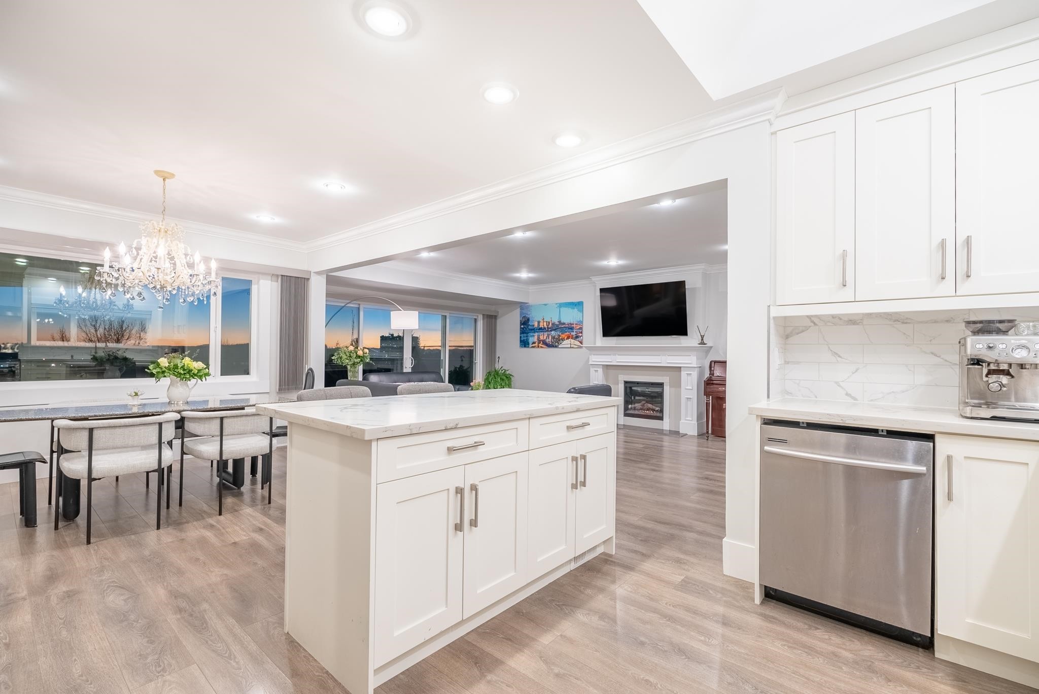 1275 Keith Road W, North Vancouver, BC