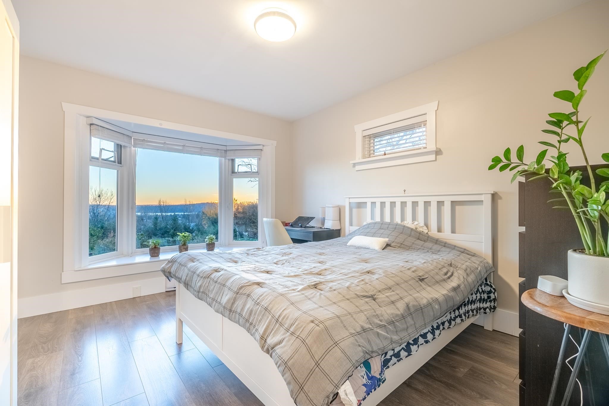 1275 Keith Road W, North Vancouver, BC