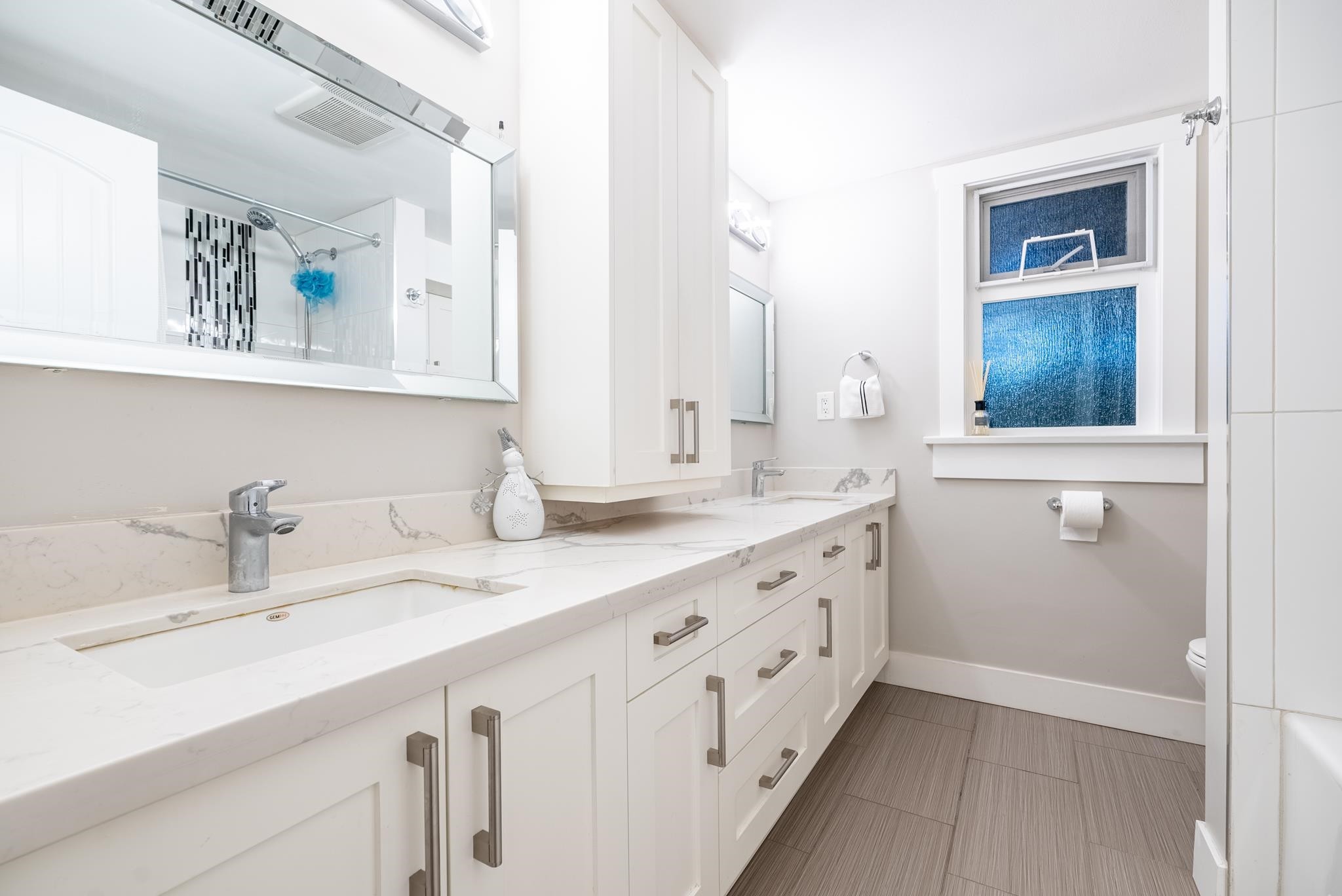 1275 Keith Road W, North Vancouver, BC