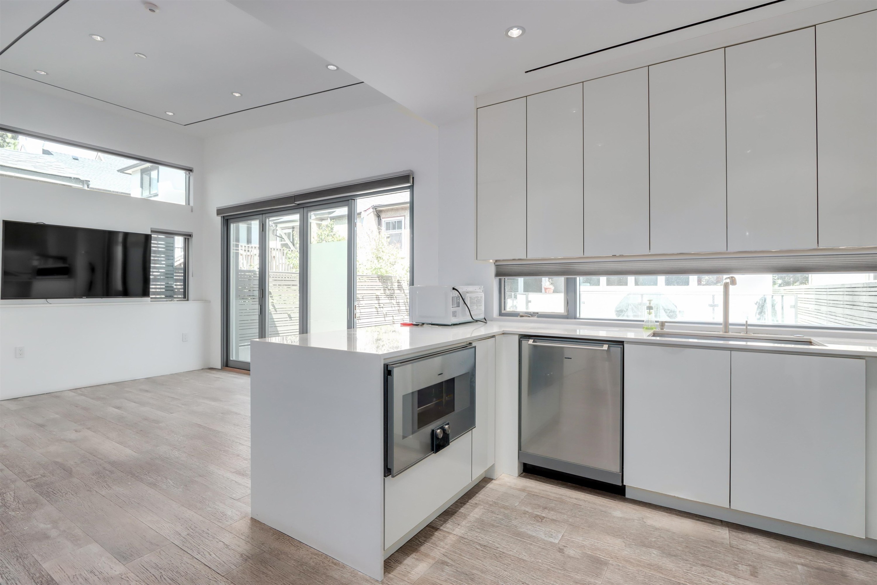 4368 15Th Avenue W, Vancouver, BC