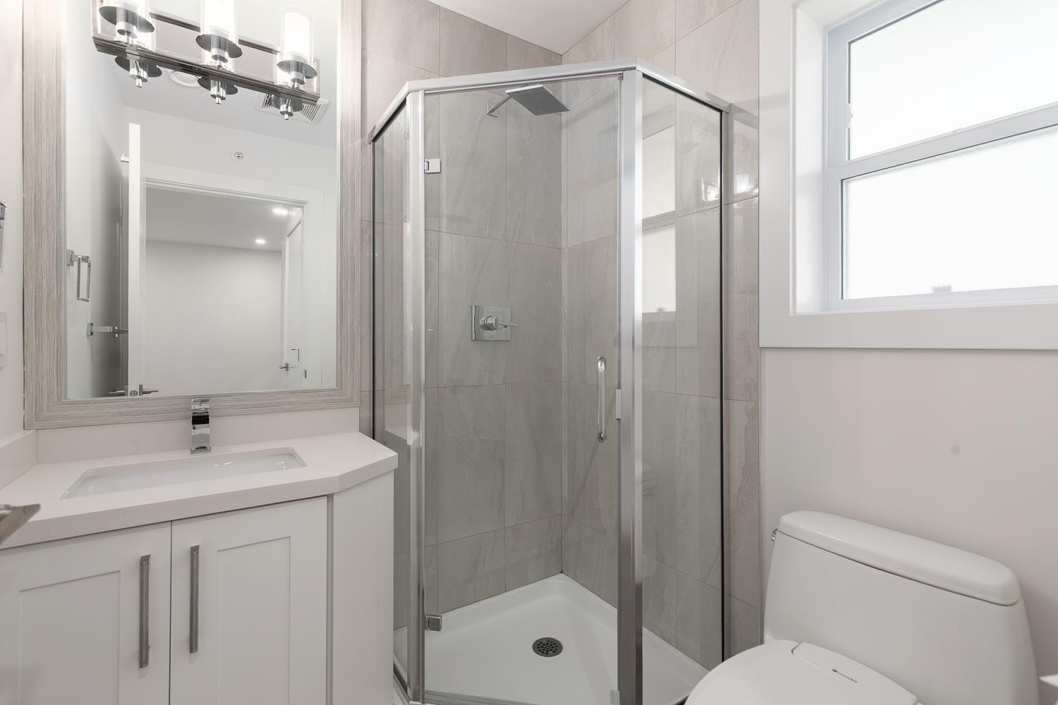 2255 35Th Avenue E, Vancouver, BC