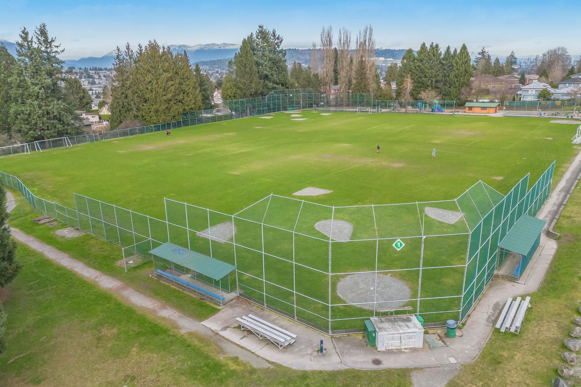 4729 Canada Way, Burnaby, BC - Outdoor