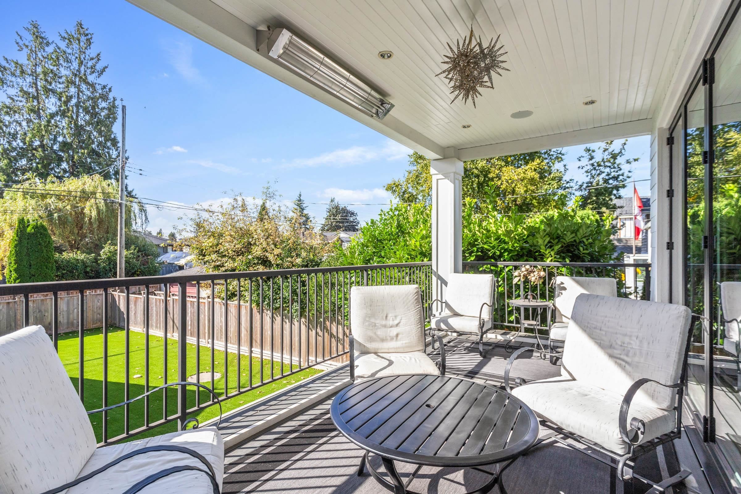 345 20Th Street E, North Vancouver, BC