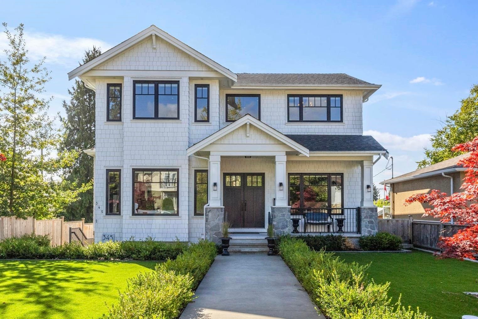 345 20Th Street E, North Vancouver, BC