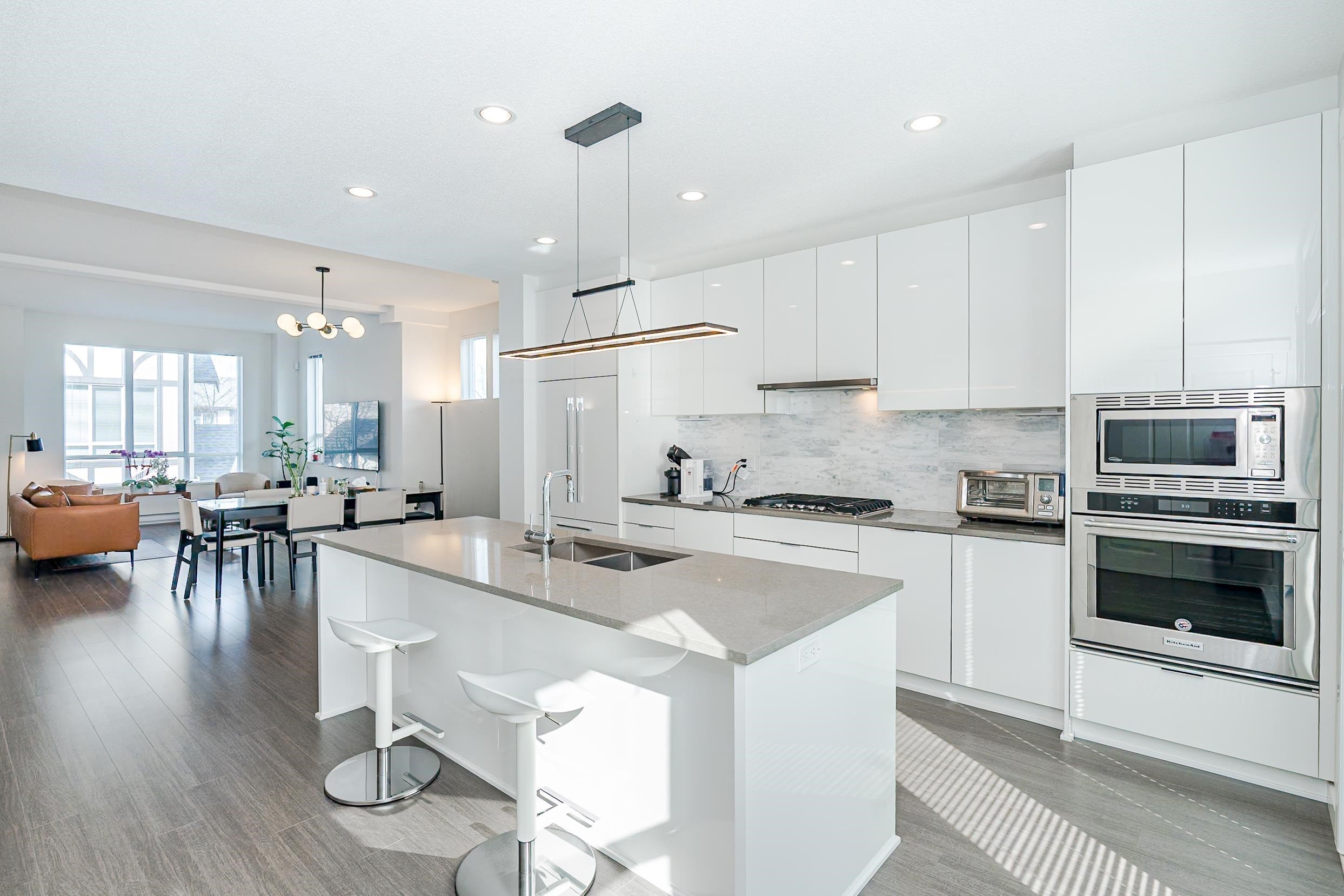 71-10388 No. 2 Road, Richmond, BC