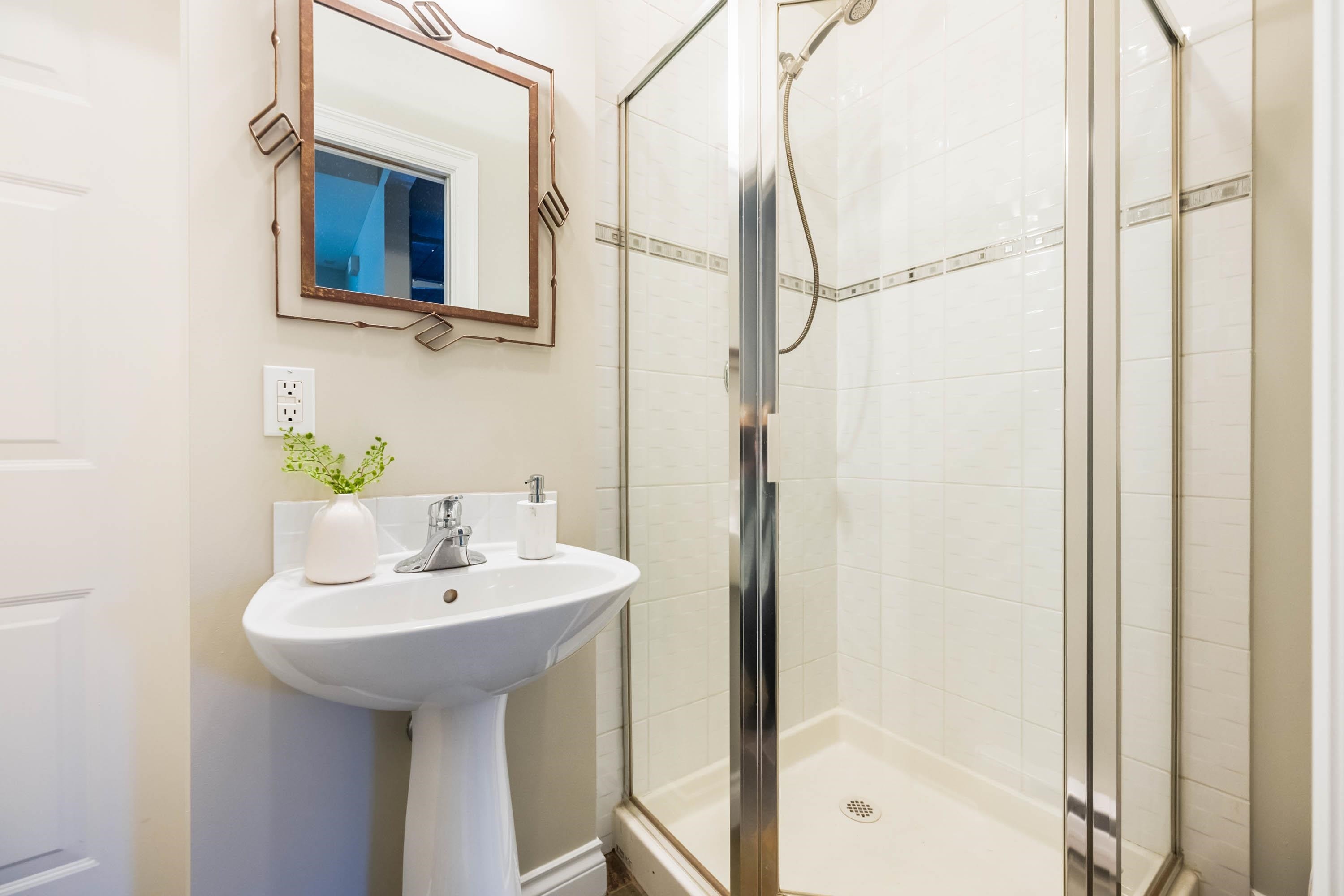 921 Baker Drive, Coquitlam, BC