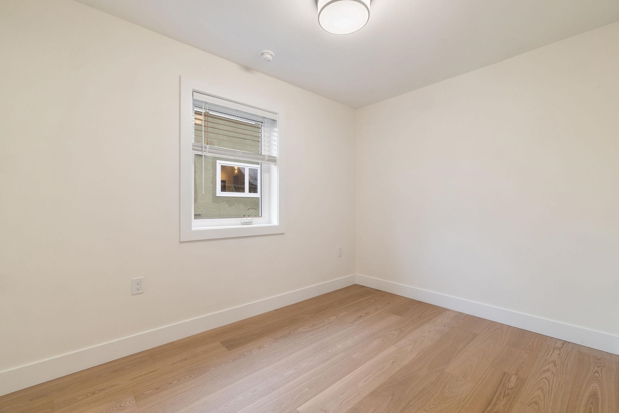 2055 4Th Avenue E, Vancouver, BC