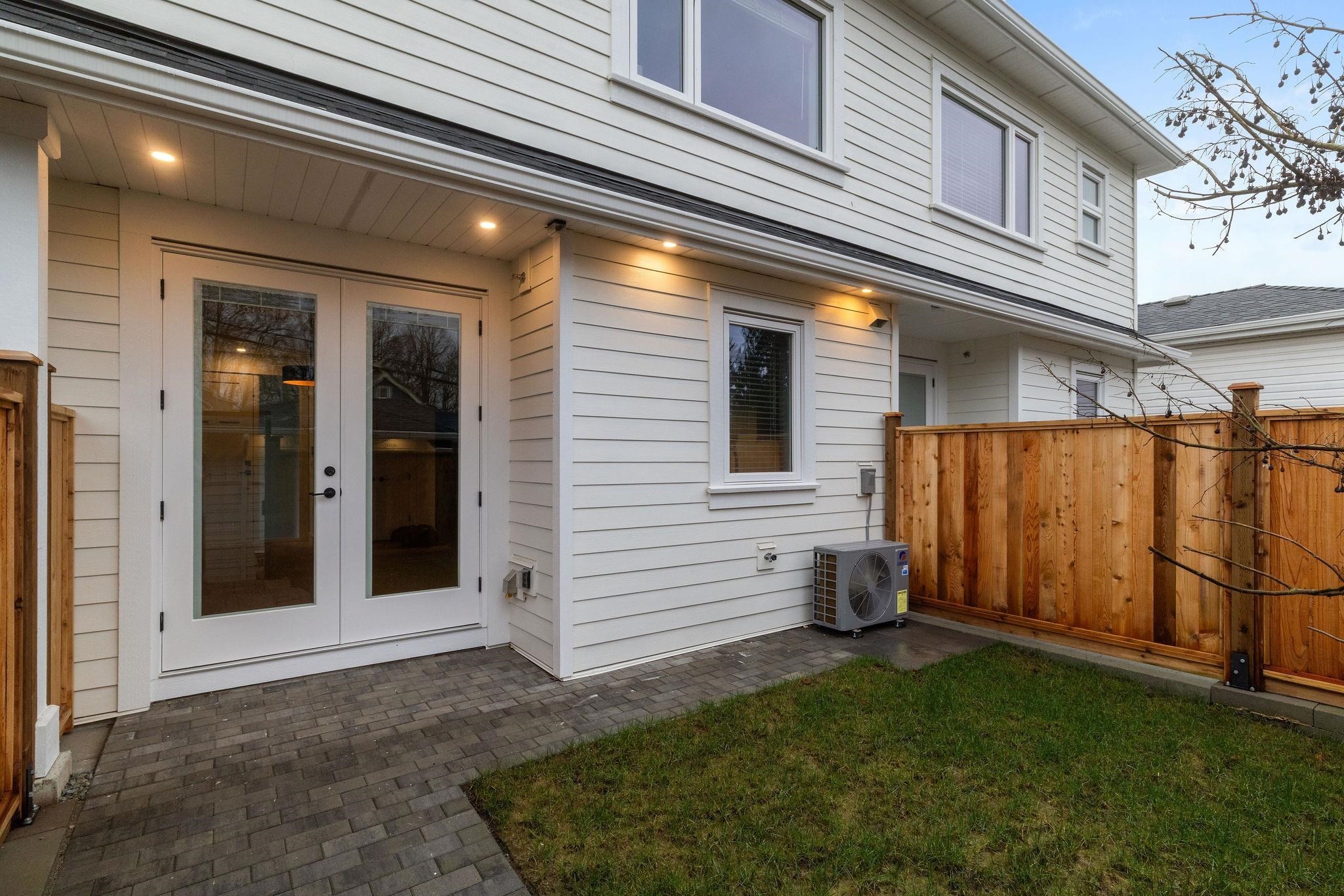 2055 4Th Avenue E, Vancouver, BC