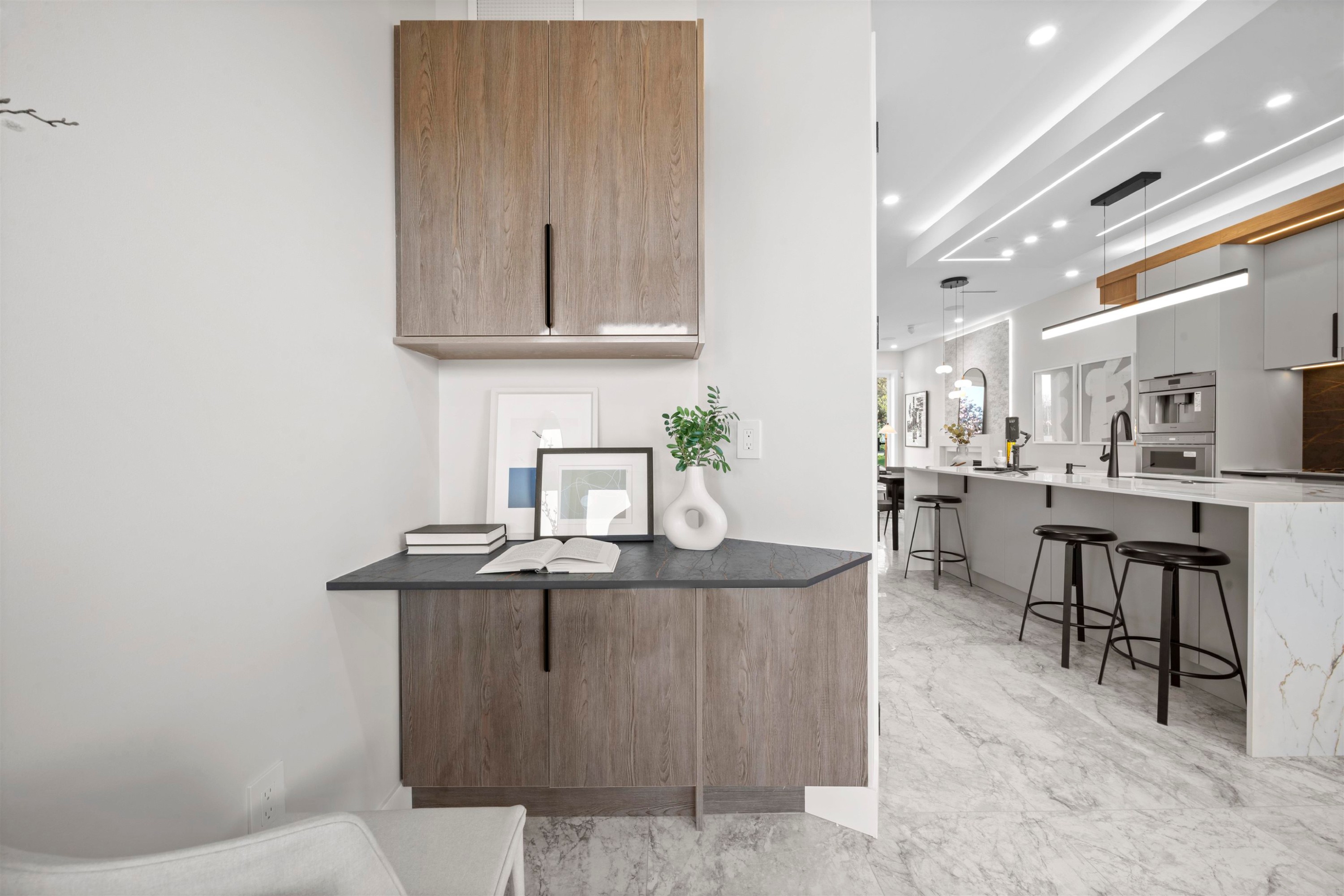 2455 10Th Avenue W, Vancouver, BC