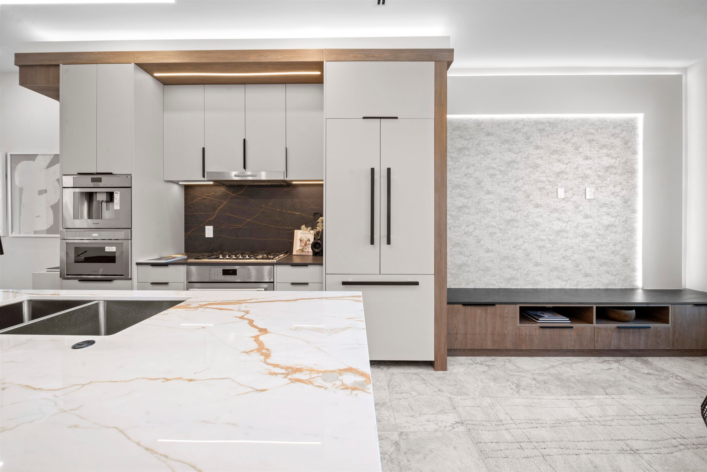 2455 10Th Avenue W, Vancouver, BC