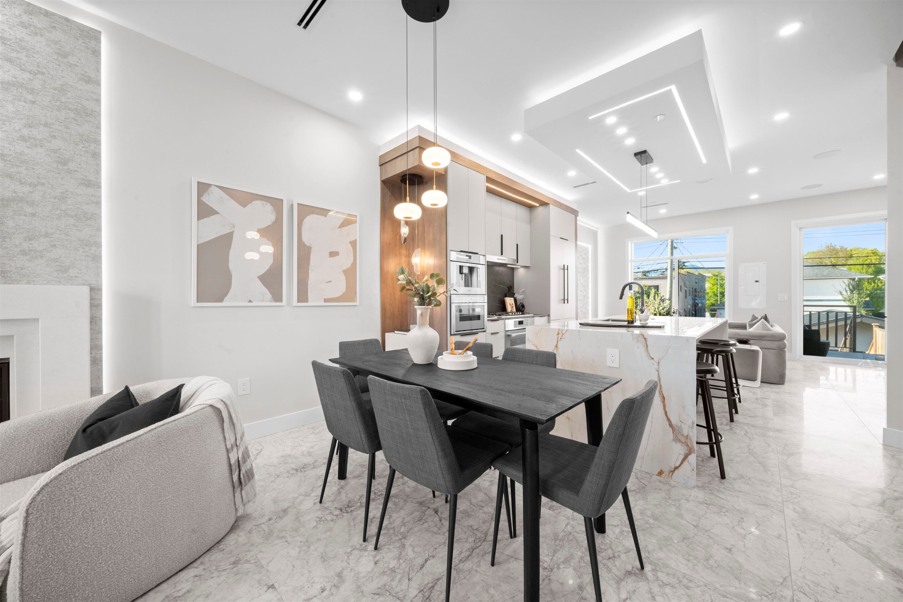 2455 10Th Avenue W, Vancouver, BC