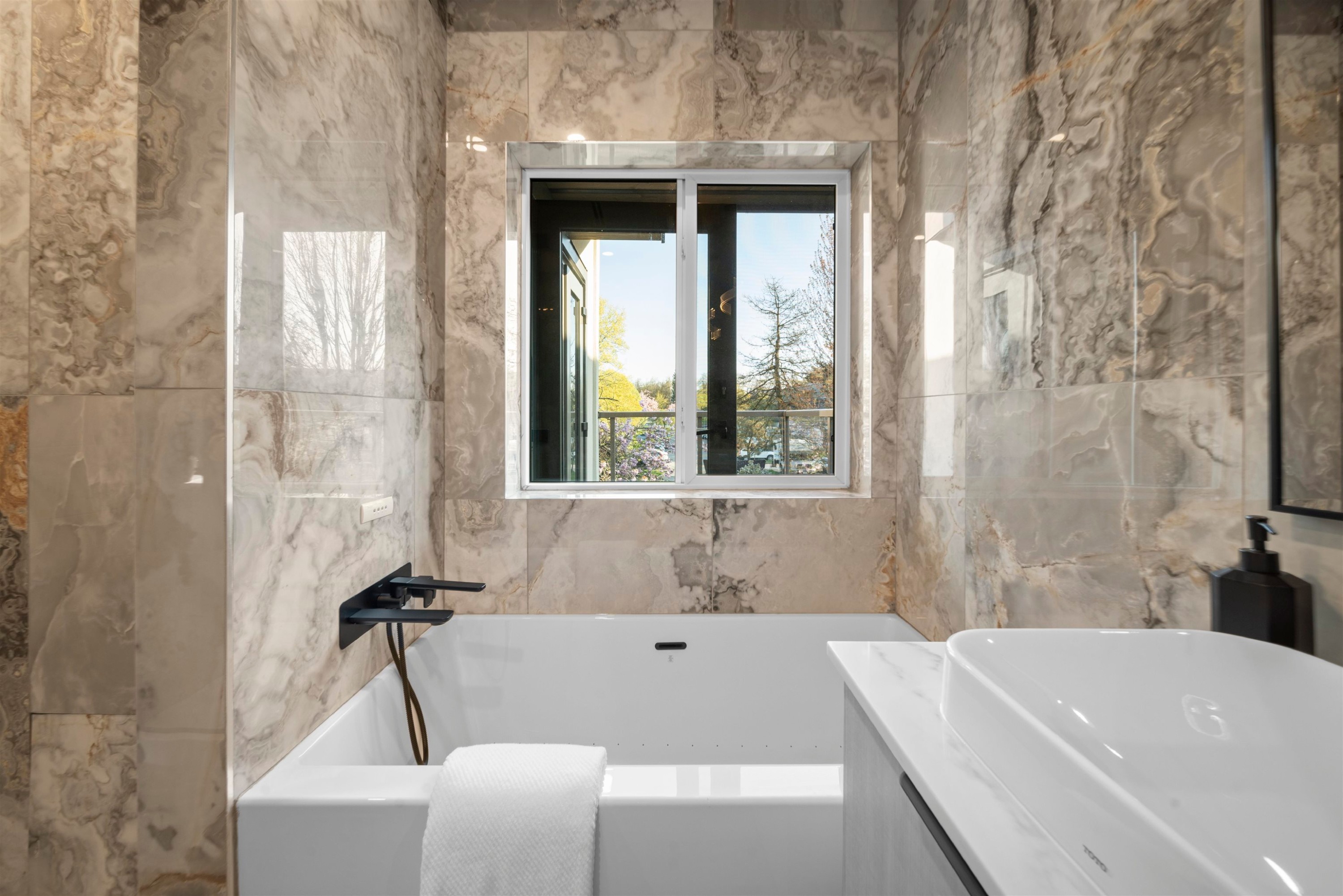 2455 10Th Avenue W, Vancouver, BC