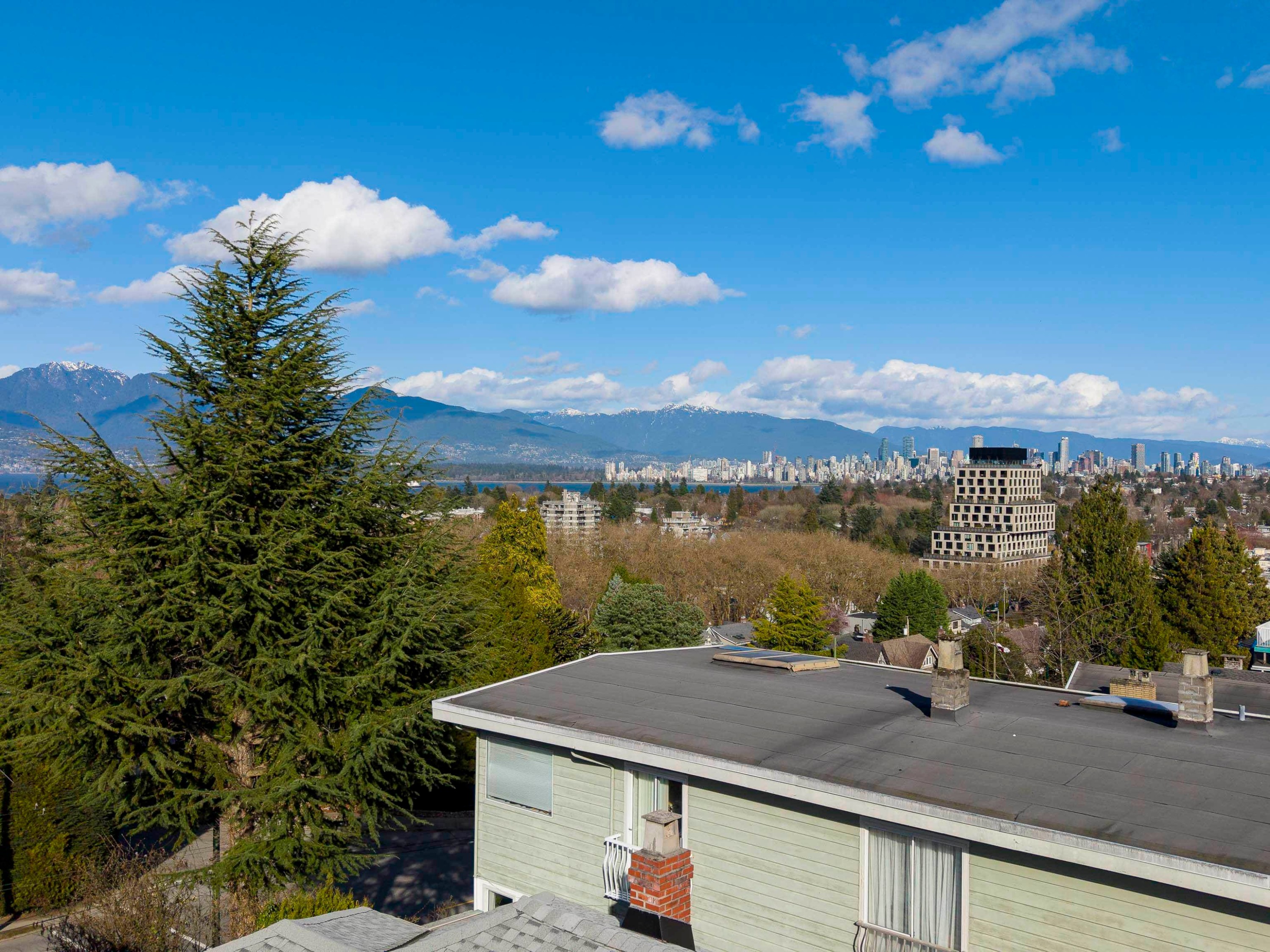 3910 10Th Avenue W, Vancouver, BC