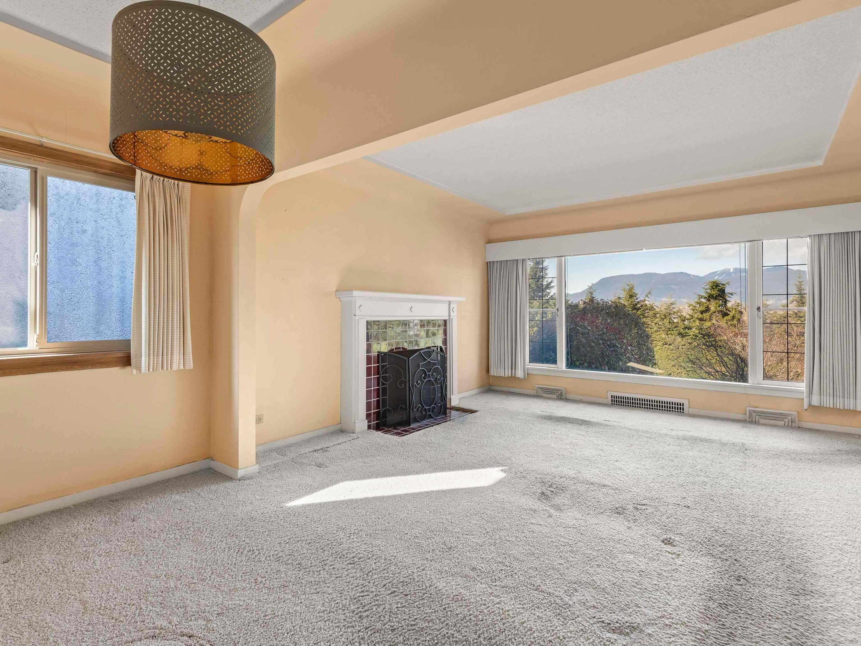 3910 10Th Avenue W, Vancouver, BC