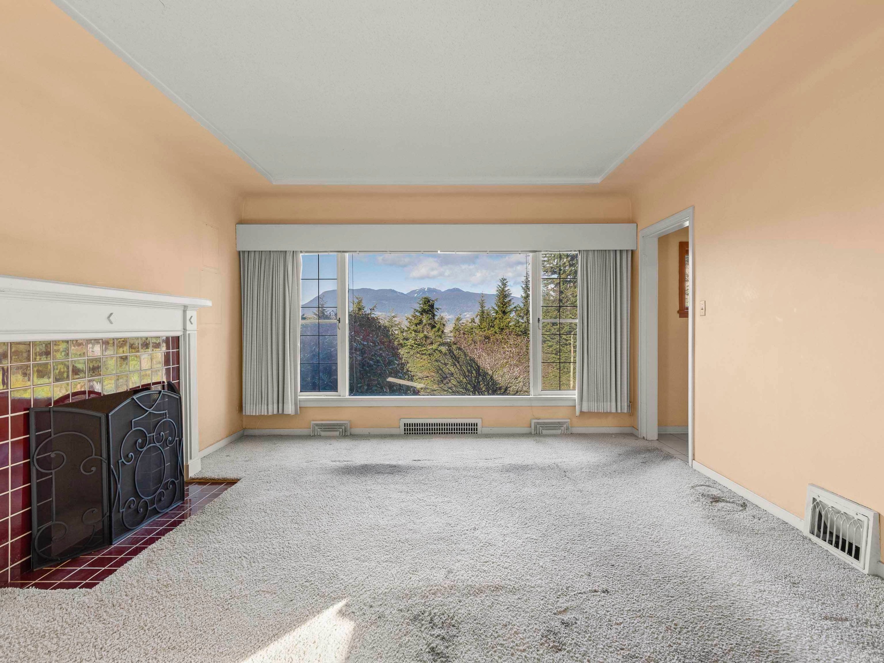 3910 10Th Avenue W, Vancouver, BC