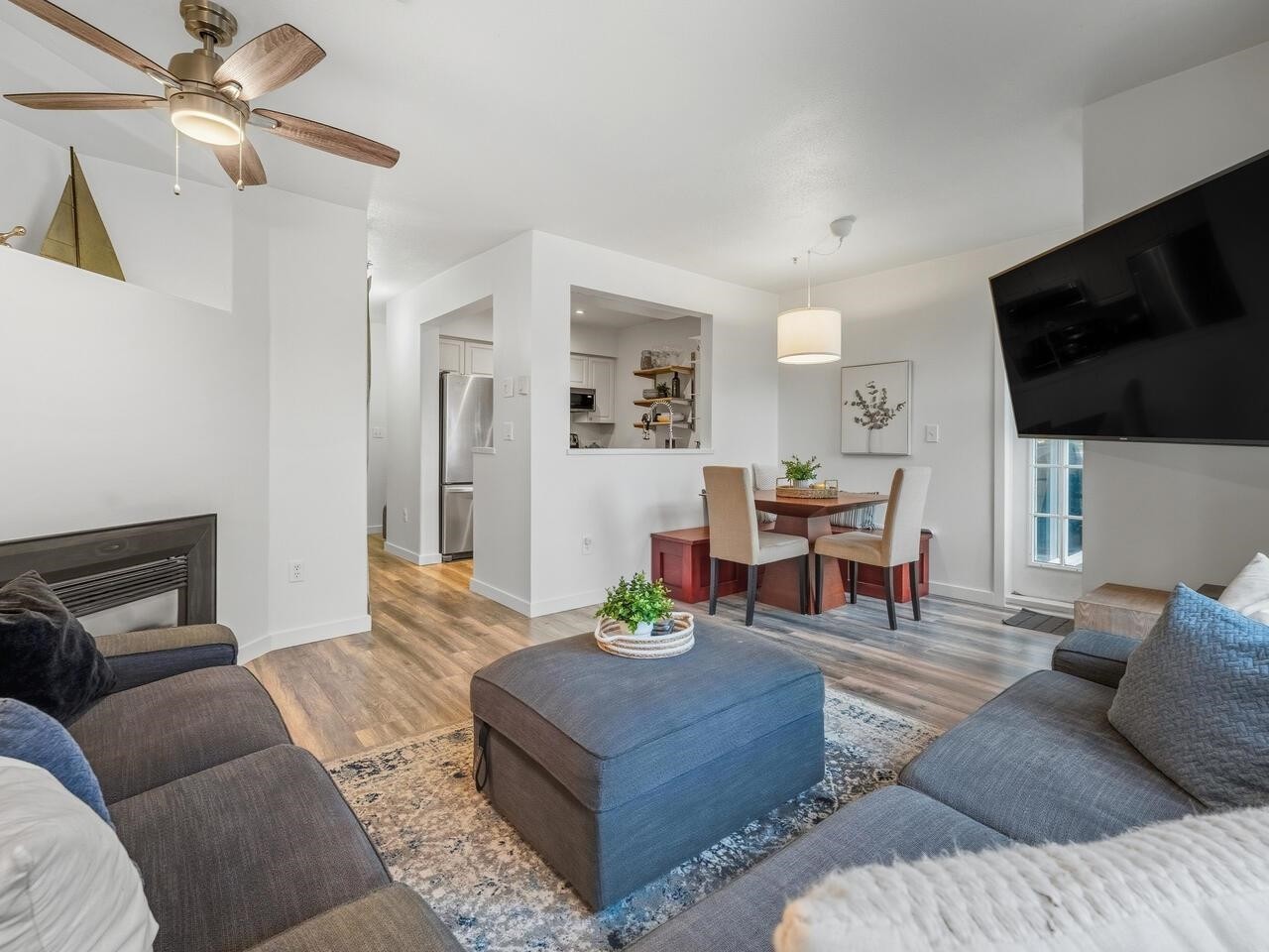 305-1915 Georgia Street E, Vancouver, BC