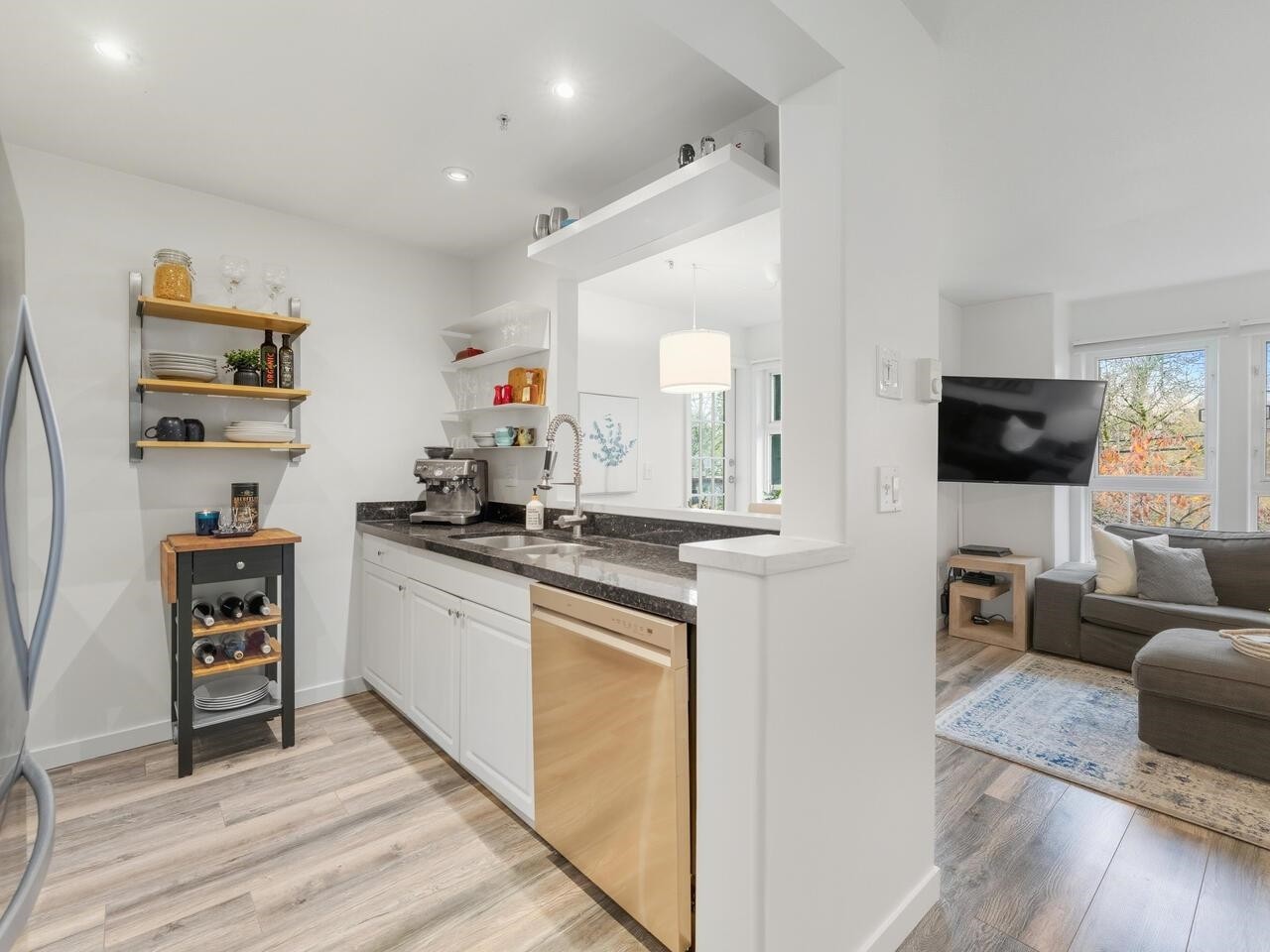 305-1915 Georgia Street E, Vancouver, BC