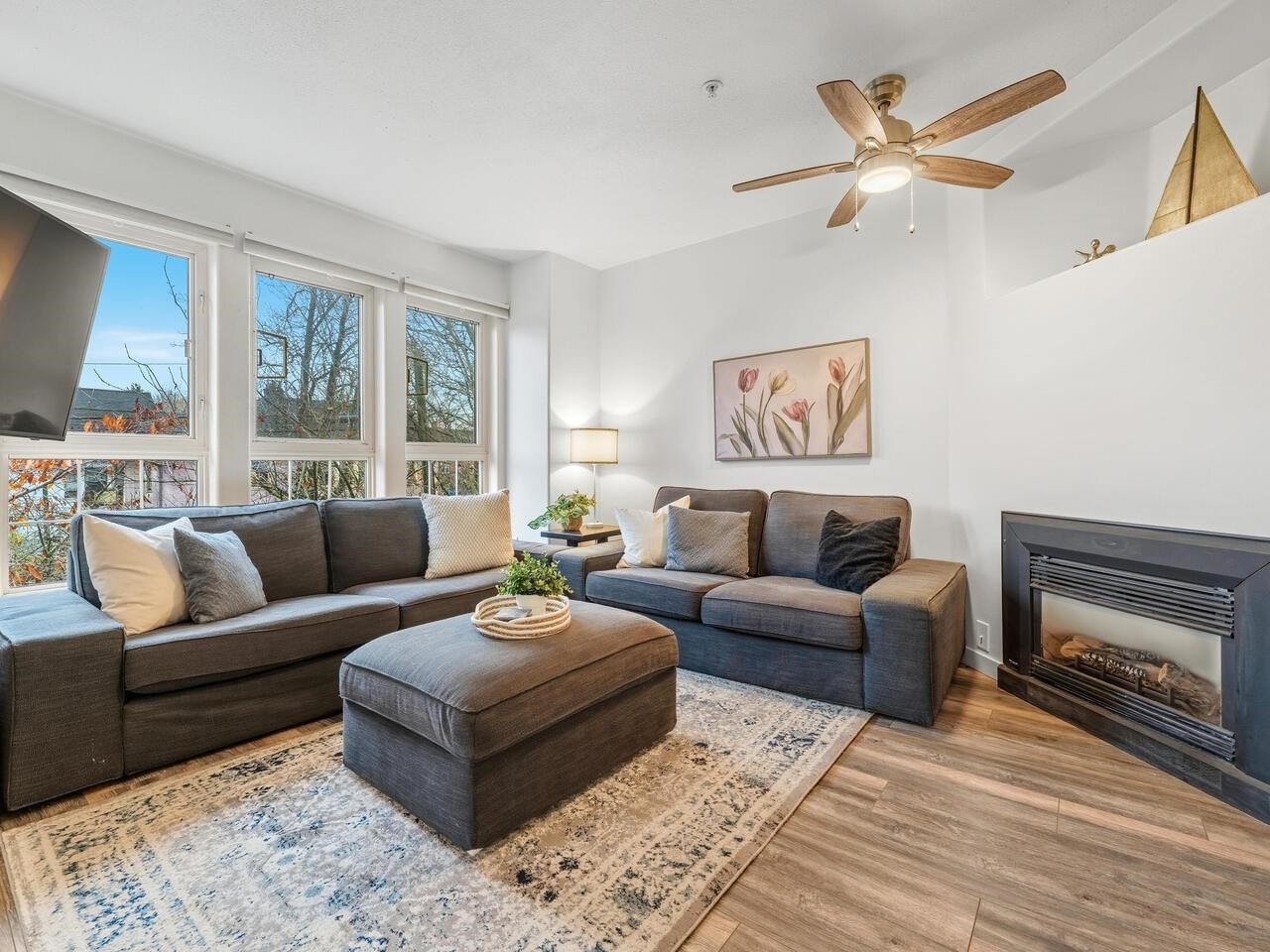 305-1915 Georgia Street E, Vancouver, BC