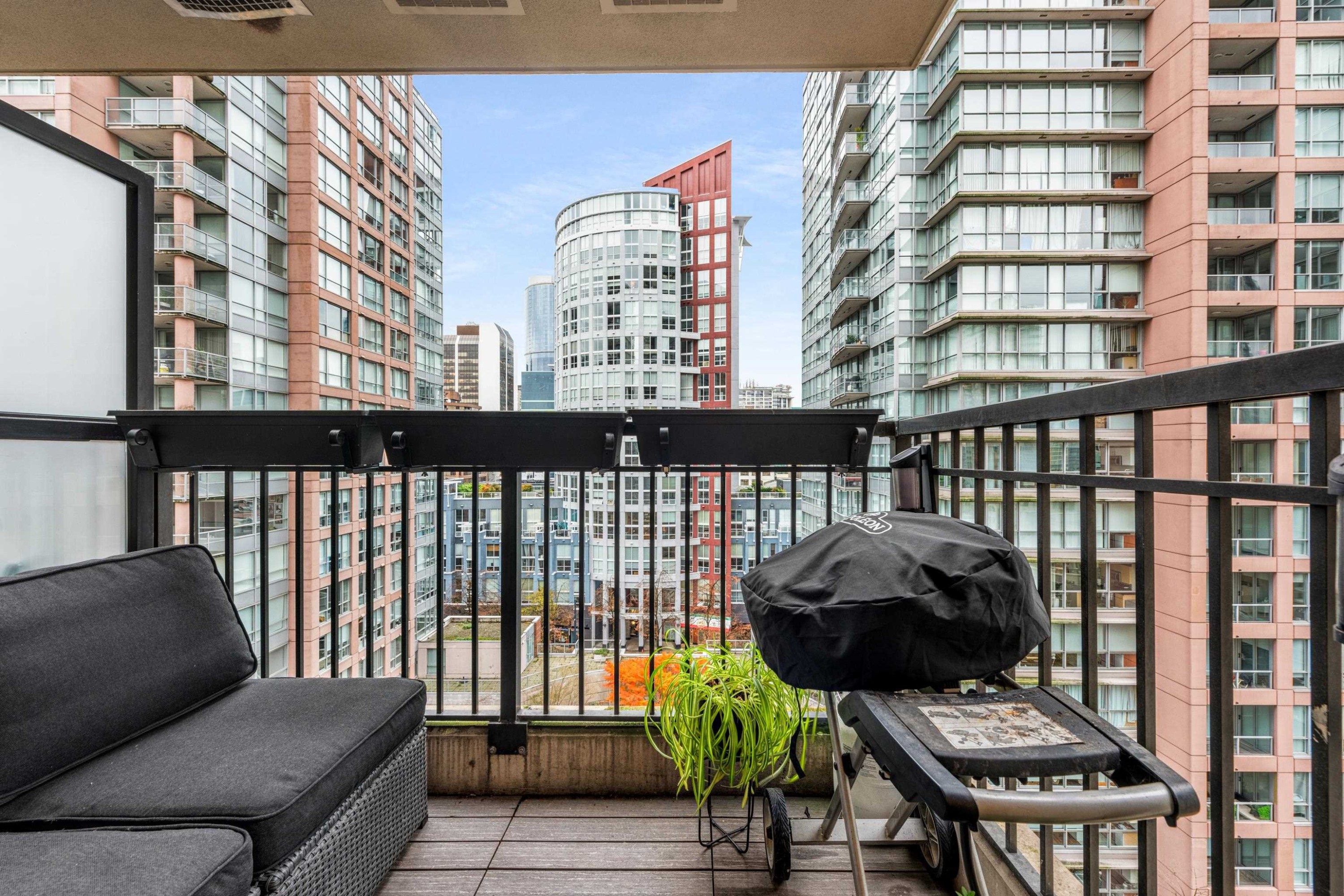 1203-969 Richards Street, Vancouver, BC