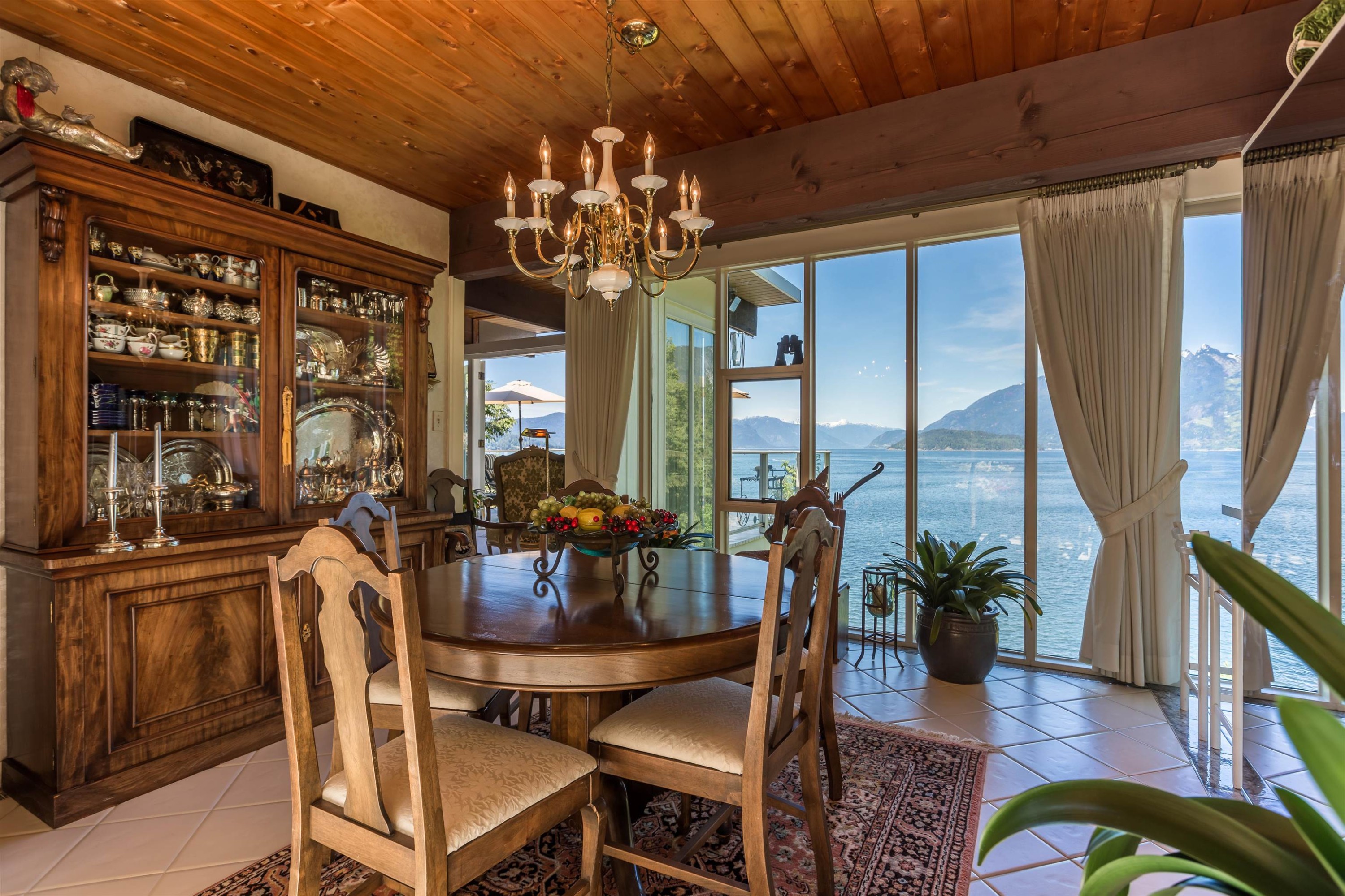 7145 Cliff Road, West Vancouver, BC