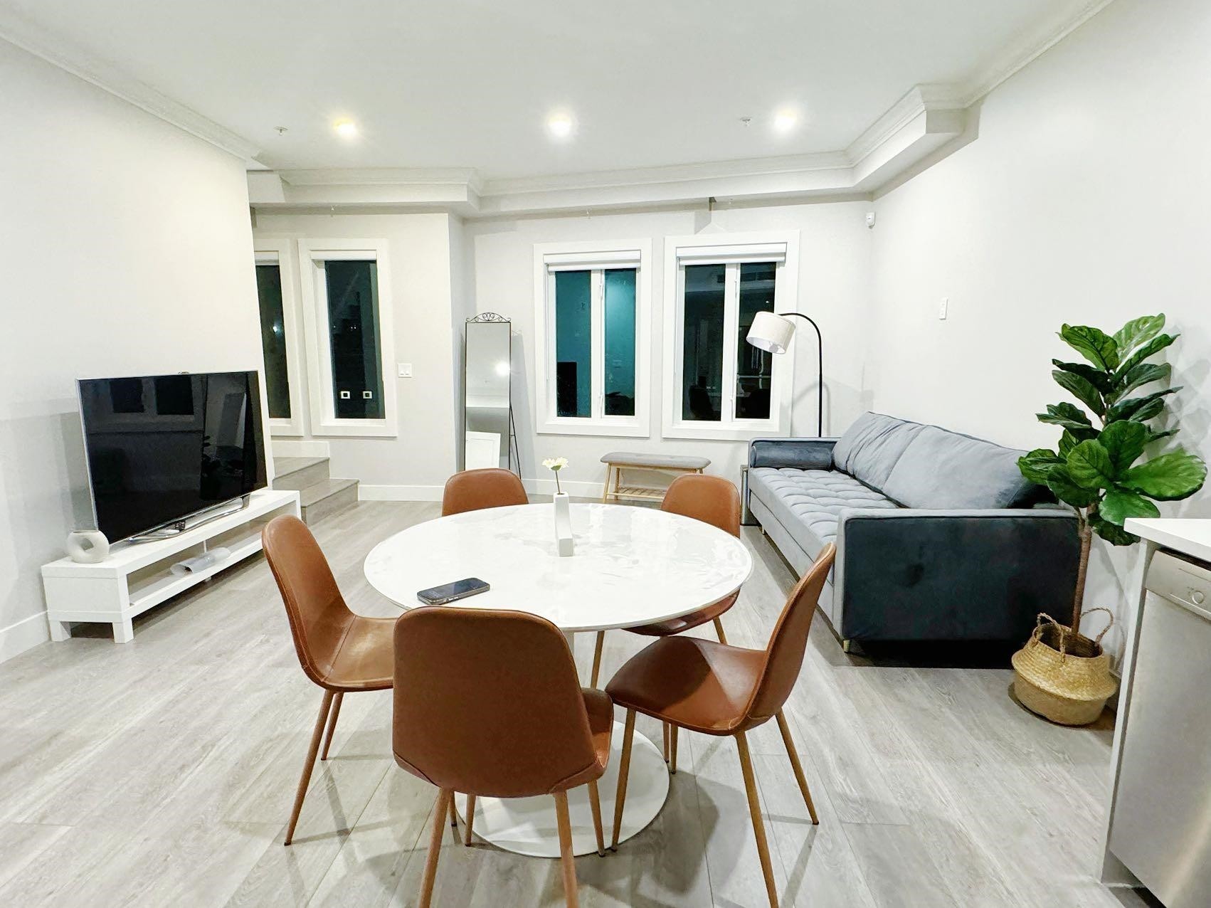 7555 Oak Street, Vancouver, BC