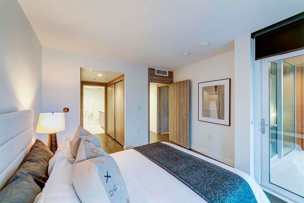 208 1St Avenue W, Vancouver, BC