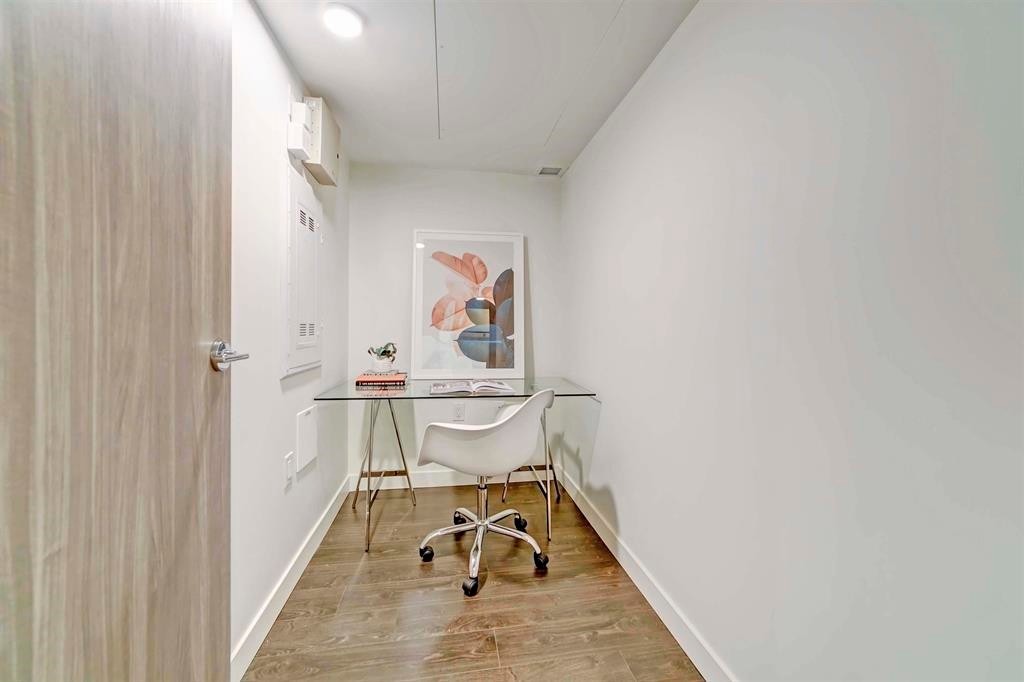 208 1St Avenue W, Vancouver, BC