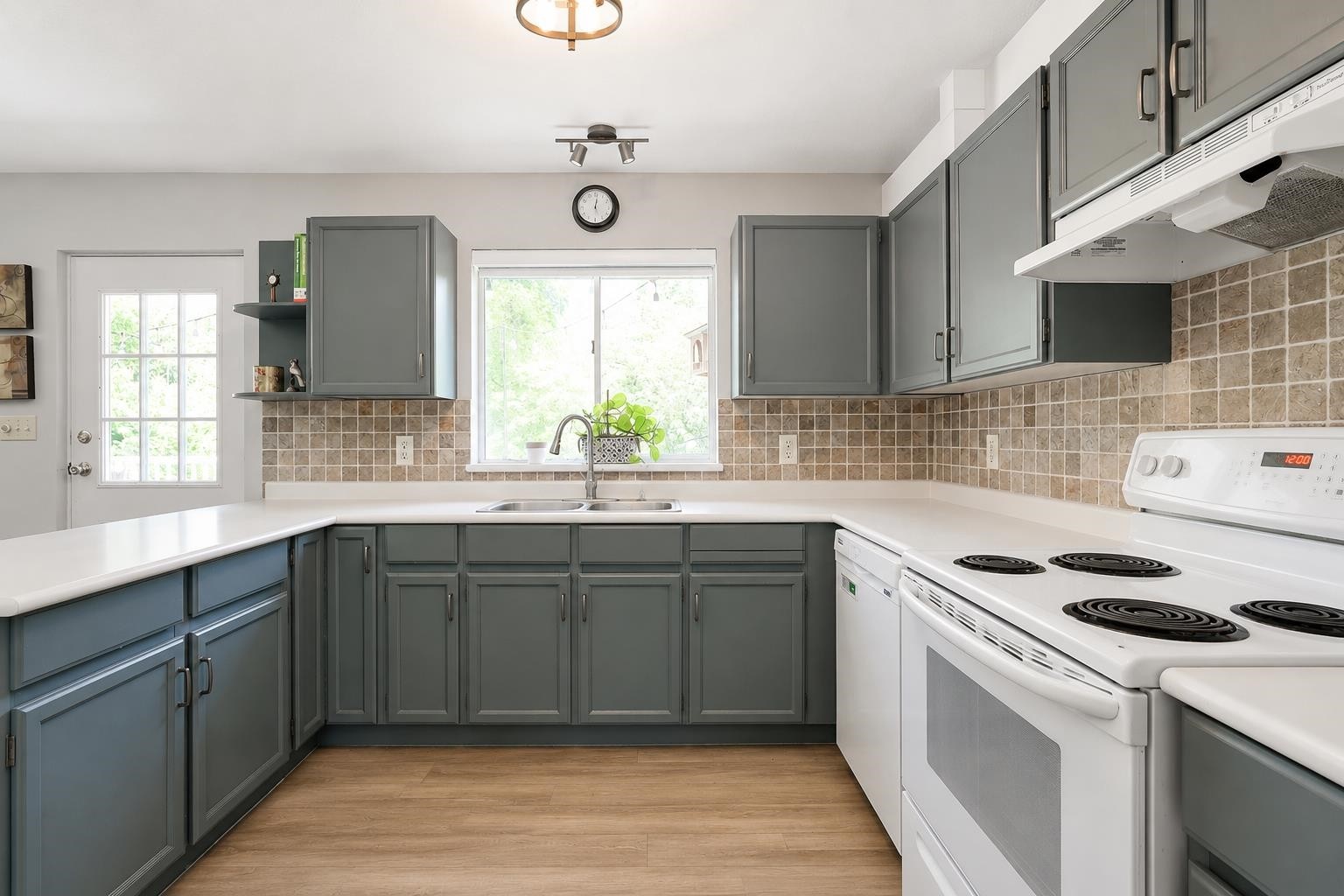 10022 Rolley Crescent, Maple Ridge, BC