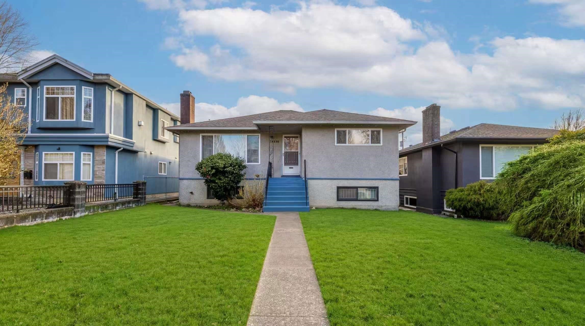2630 1St Avenue E, Vancouver, BC