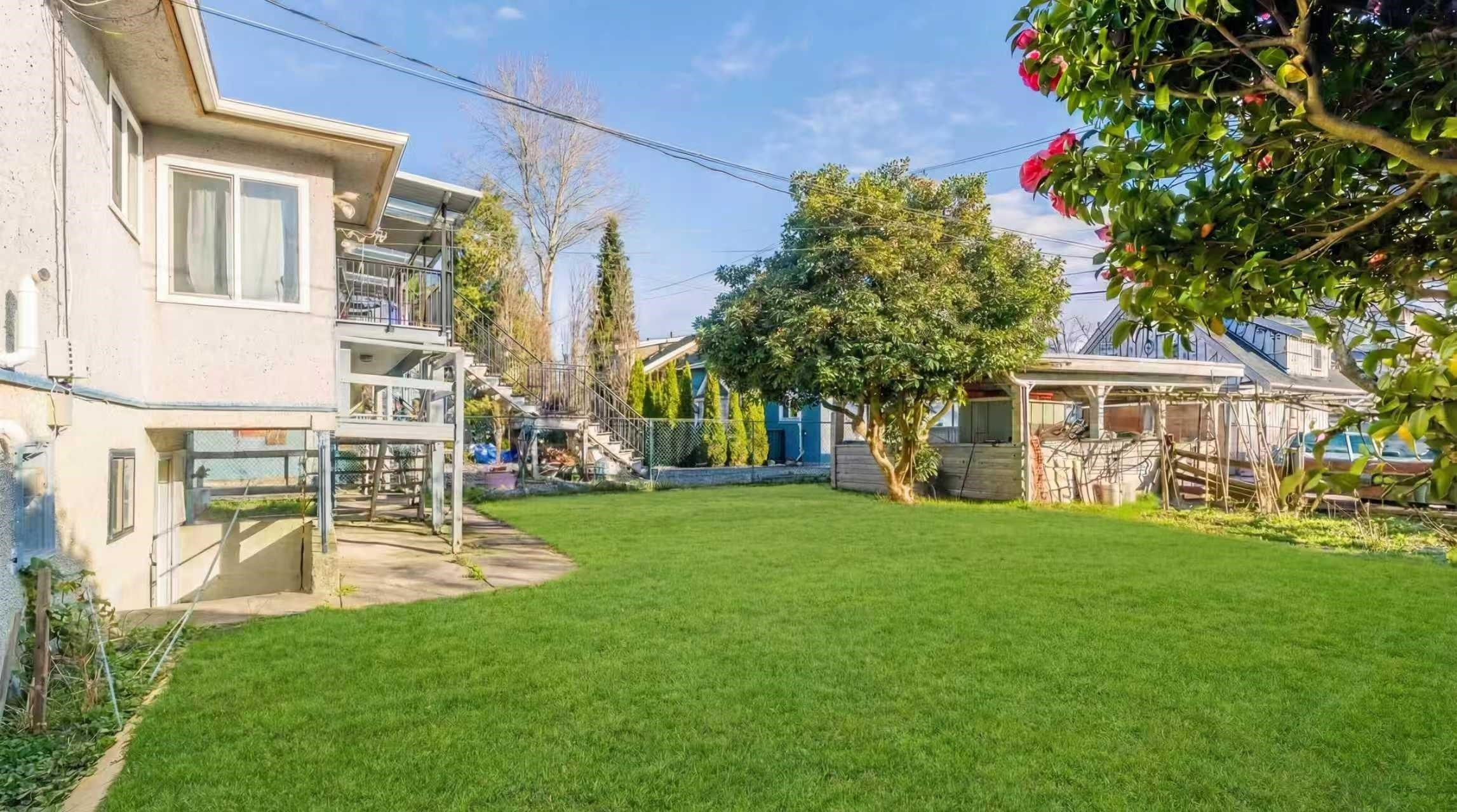 2630 1St Avenue E, Vancouver, BC