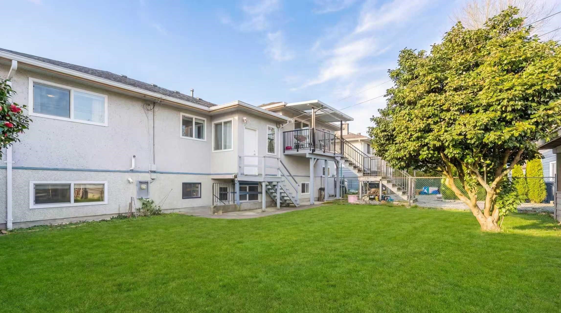 2630 1St Avenue E, Vancouver, BC