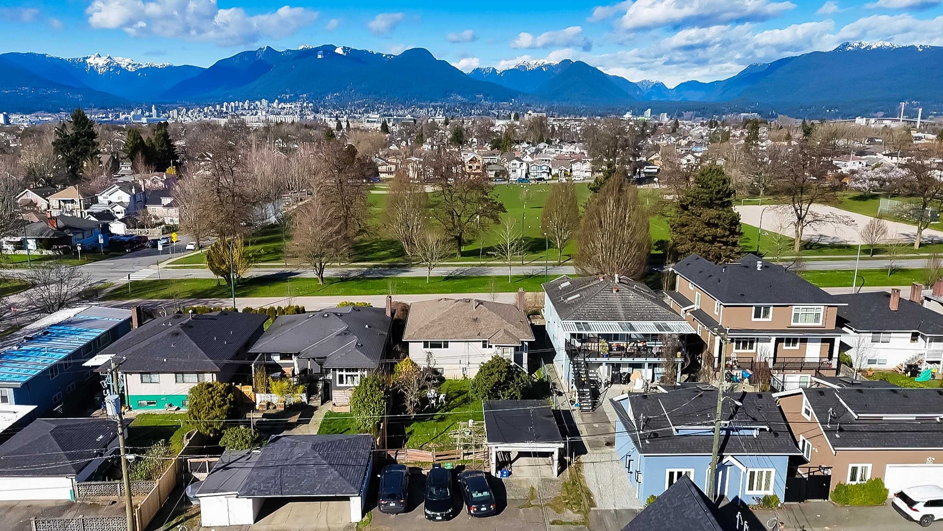 2630 1St Avenue E, Vancouver, BC
