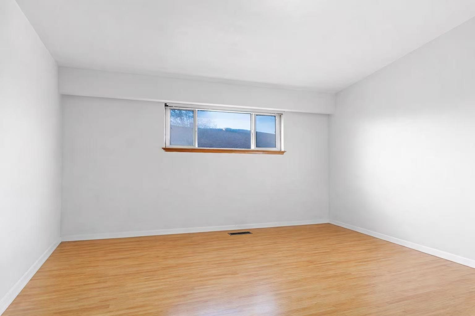 2630 1St Avenue E, Vancouver, BC
