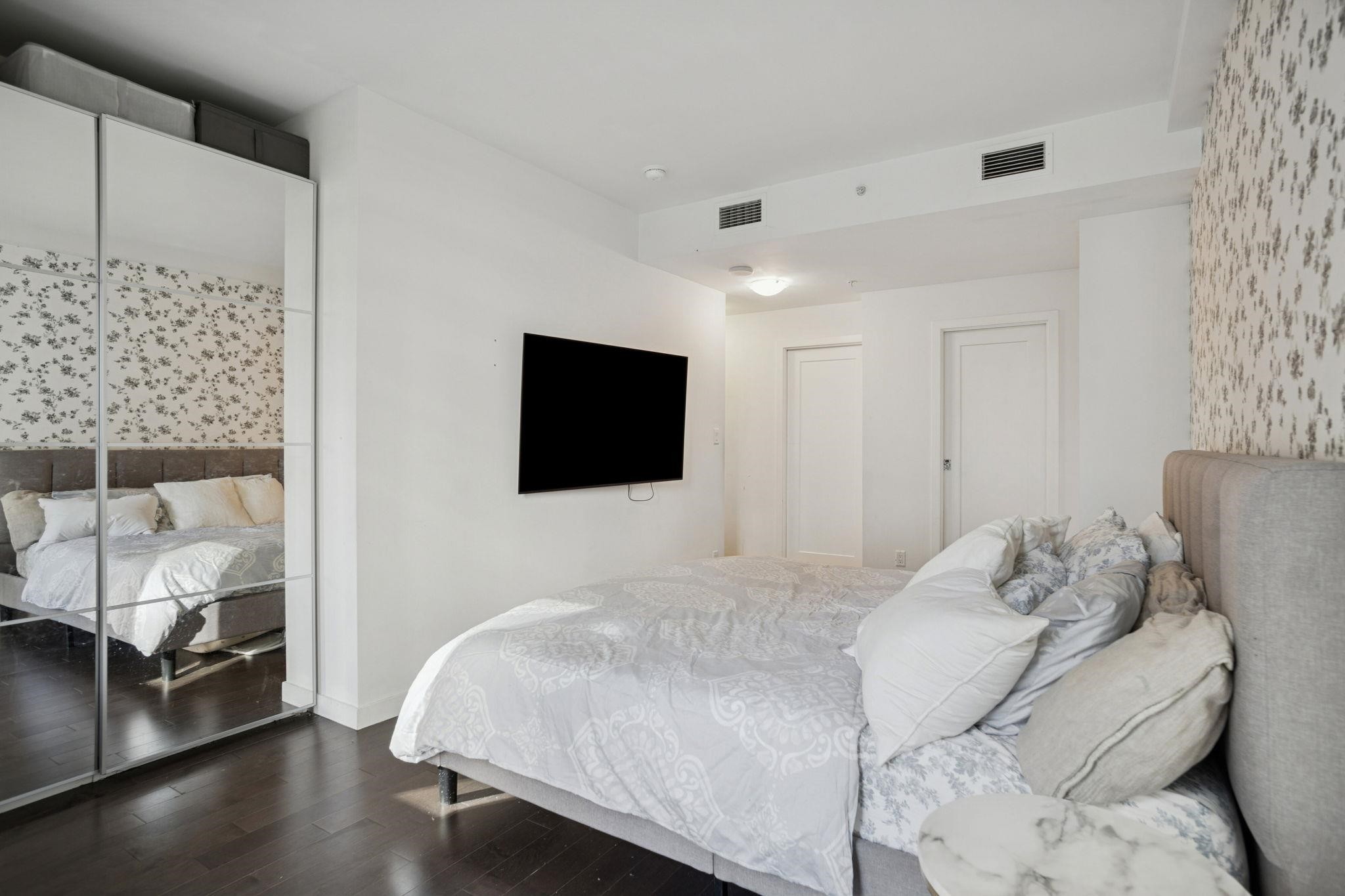 62 1St Avenue W, Vancouver, BC