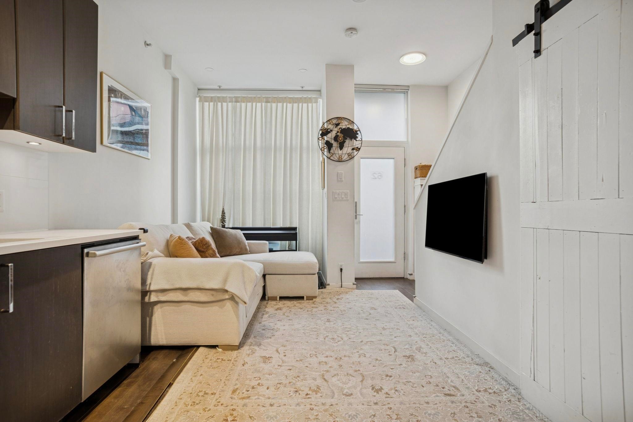 62 1St Avenue W, Vancouver, BC