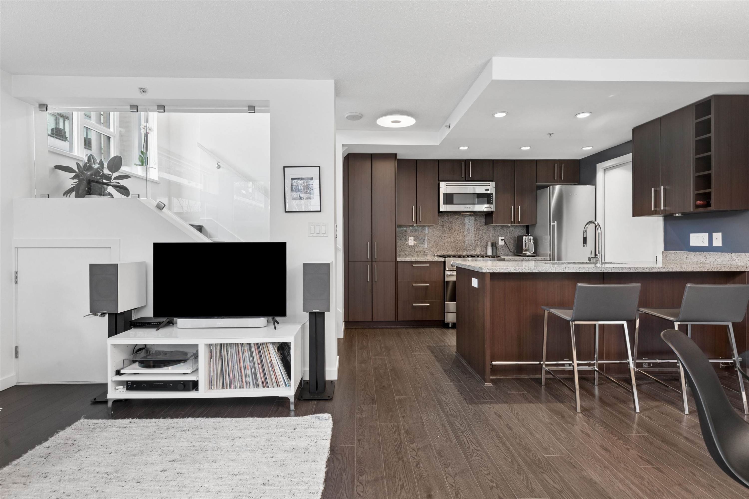 156 1St Avenue W, Vancouver, BC