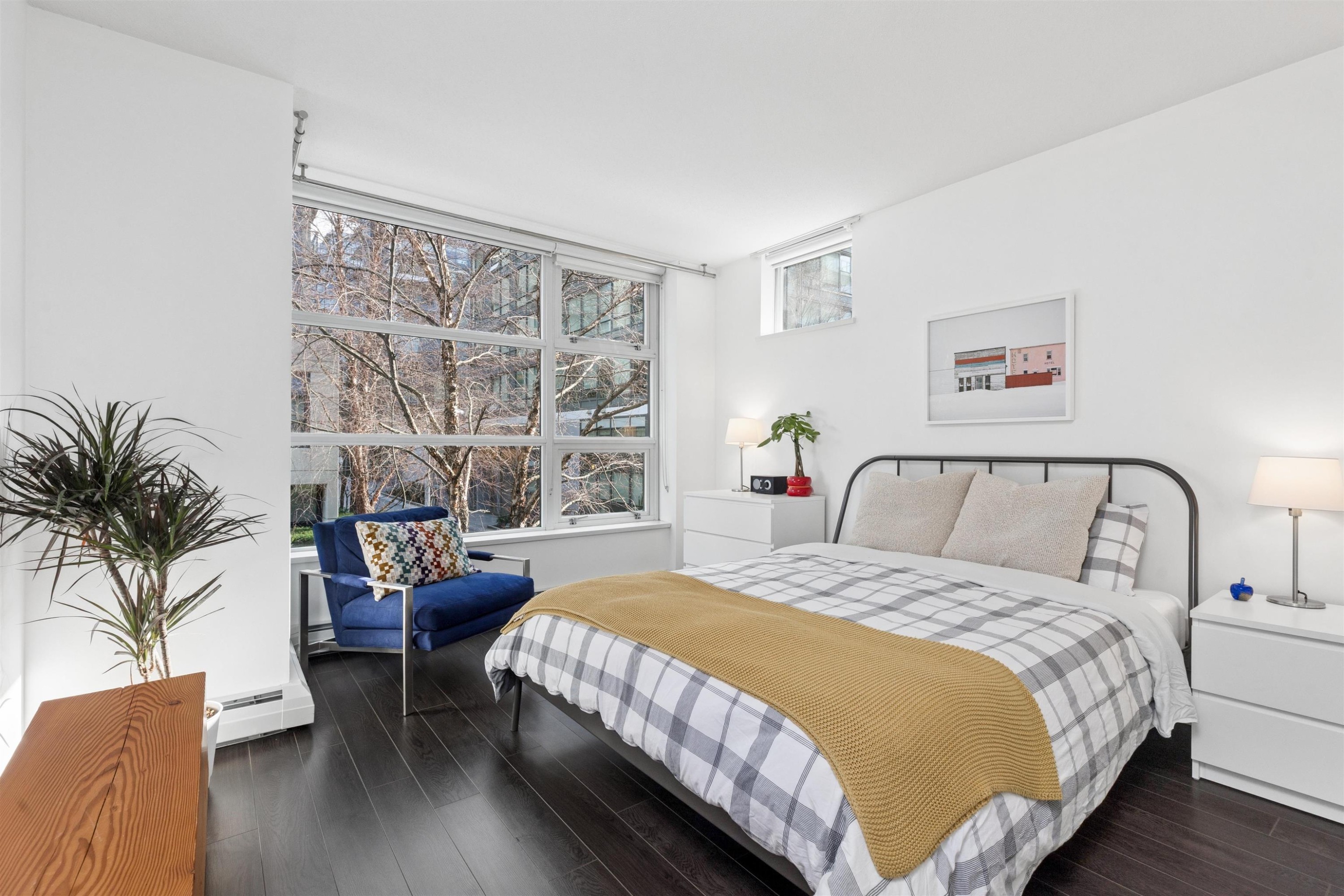 156 1St Avenue W, Vancouver, BC