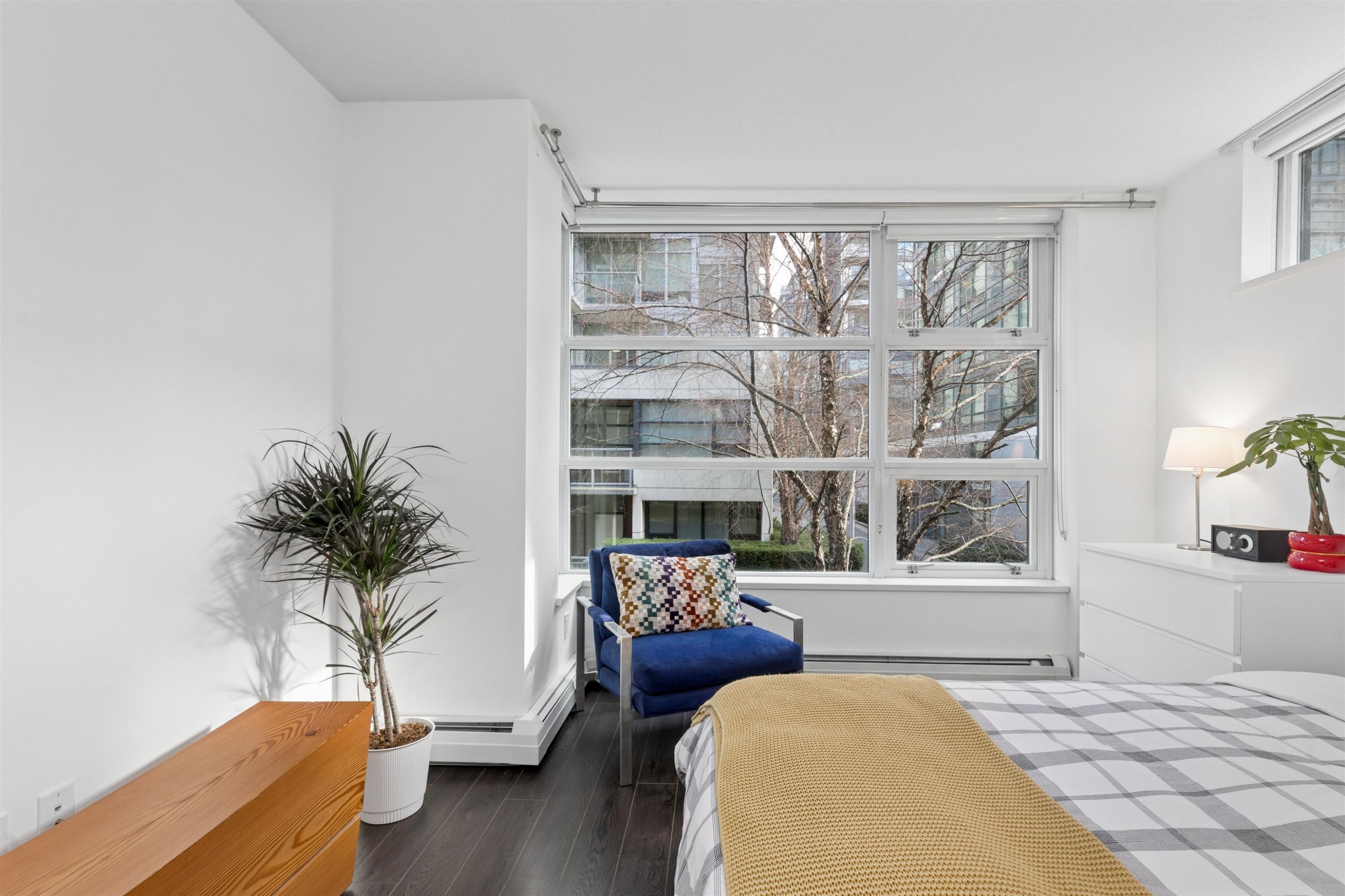 156 1St Avenue W, Vancouver, BC