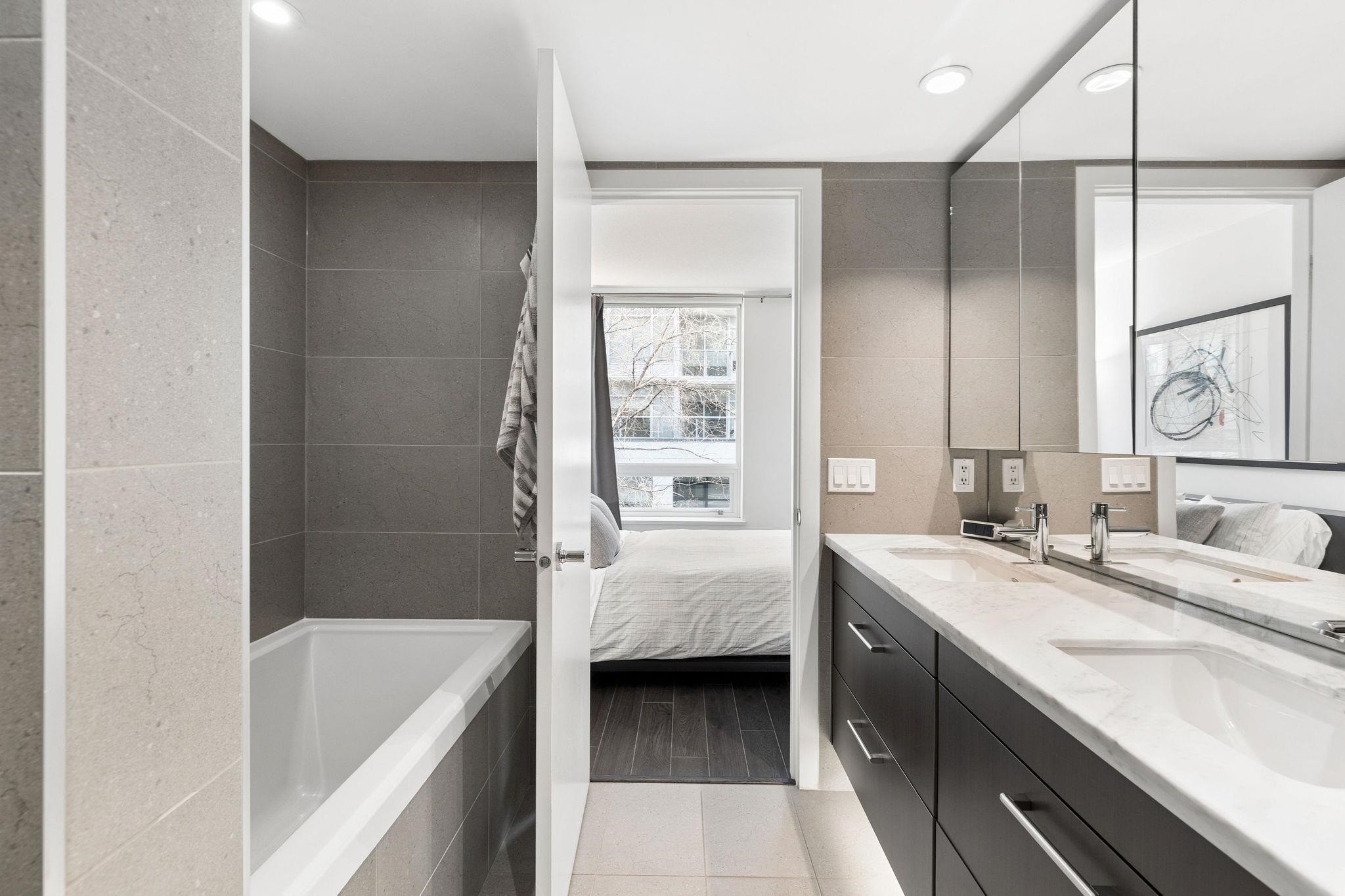 156 1St Avenue W, Vancouver, BC