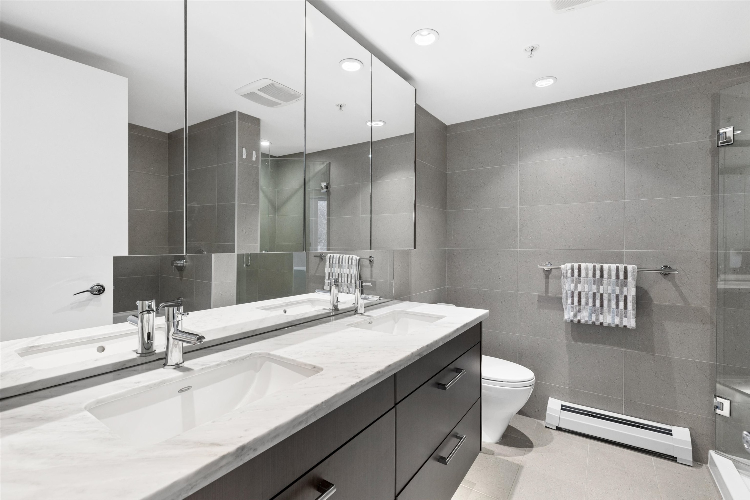 156 1St Avenue W, Vancouver, BC