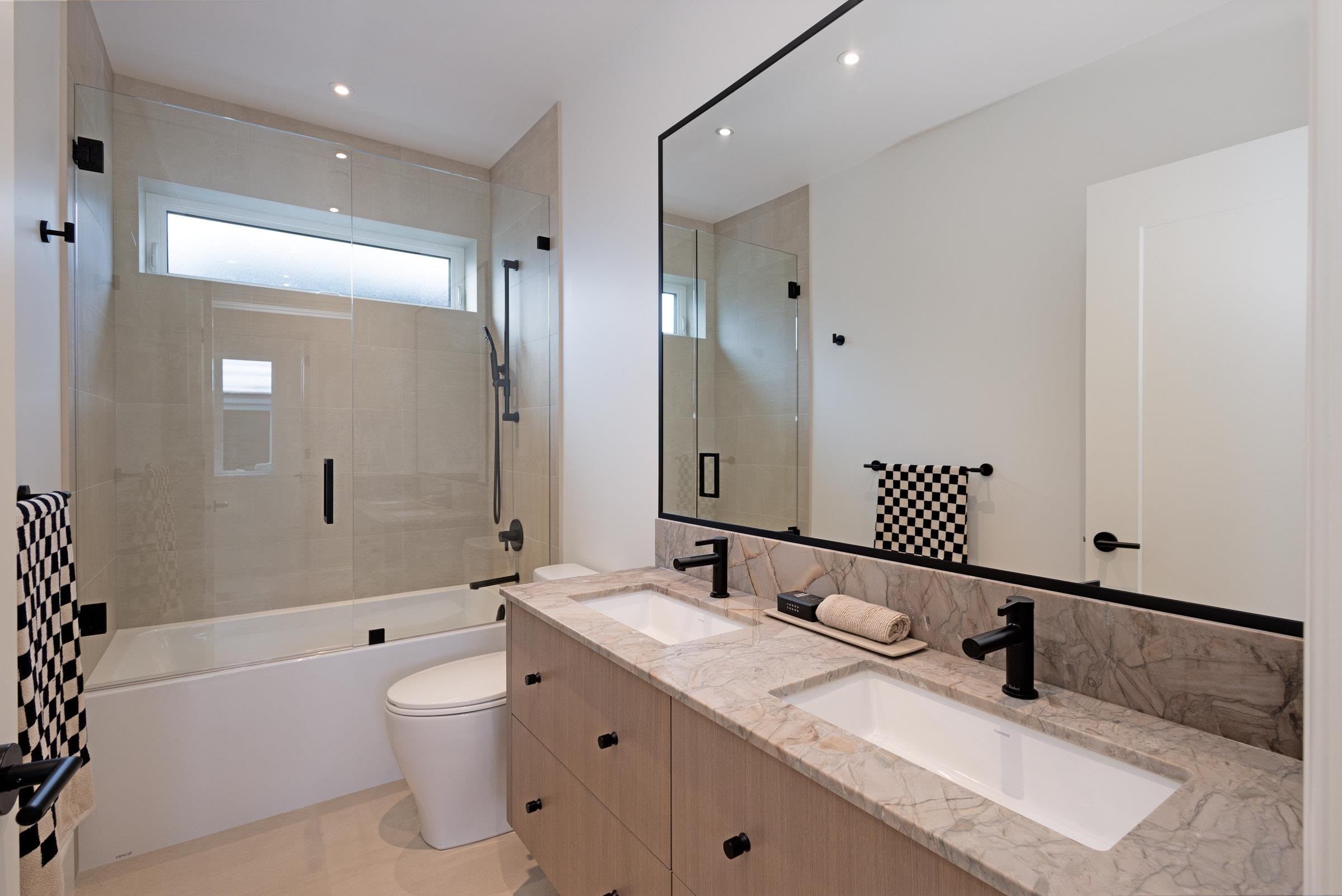 2380 5Th Avenue E, Vancouver, BC
