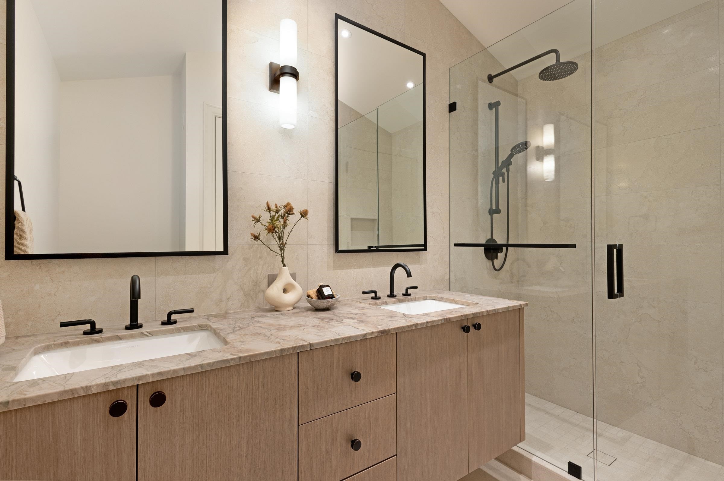 2380 5Th Avenue E, Vancouver, BC