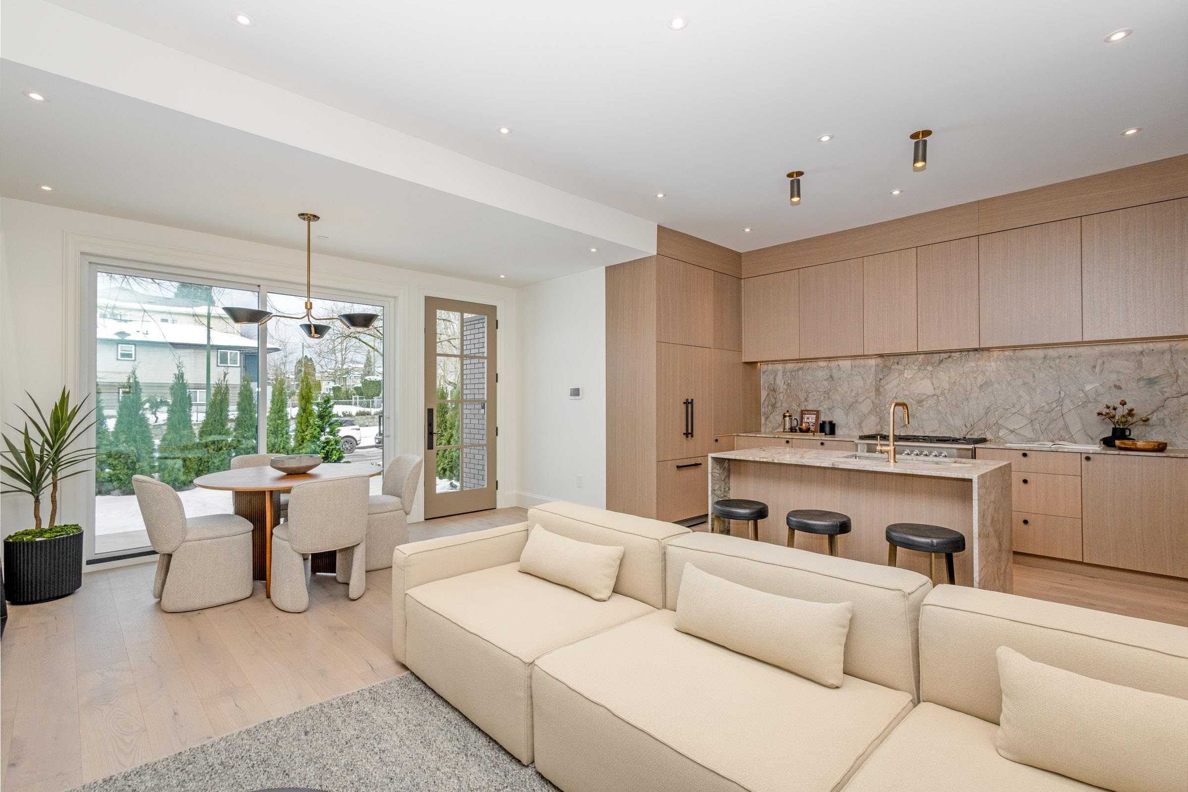 2380 5Th Avenue E, Vancouver, BC
