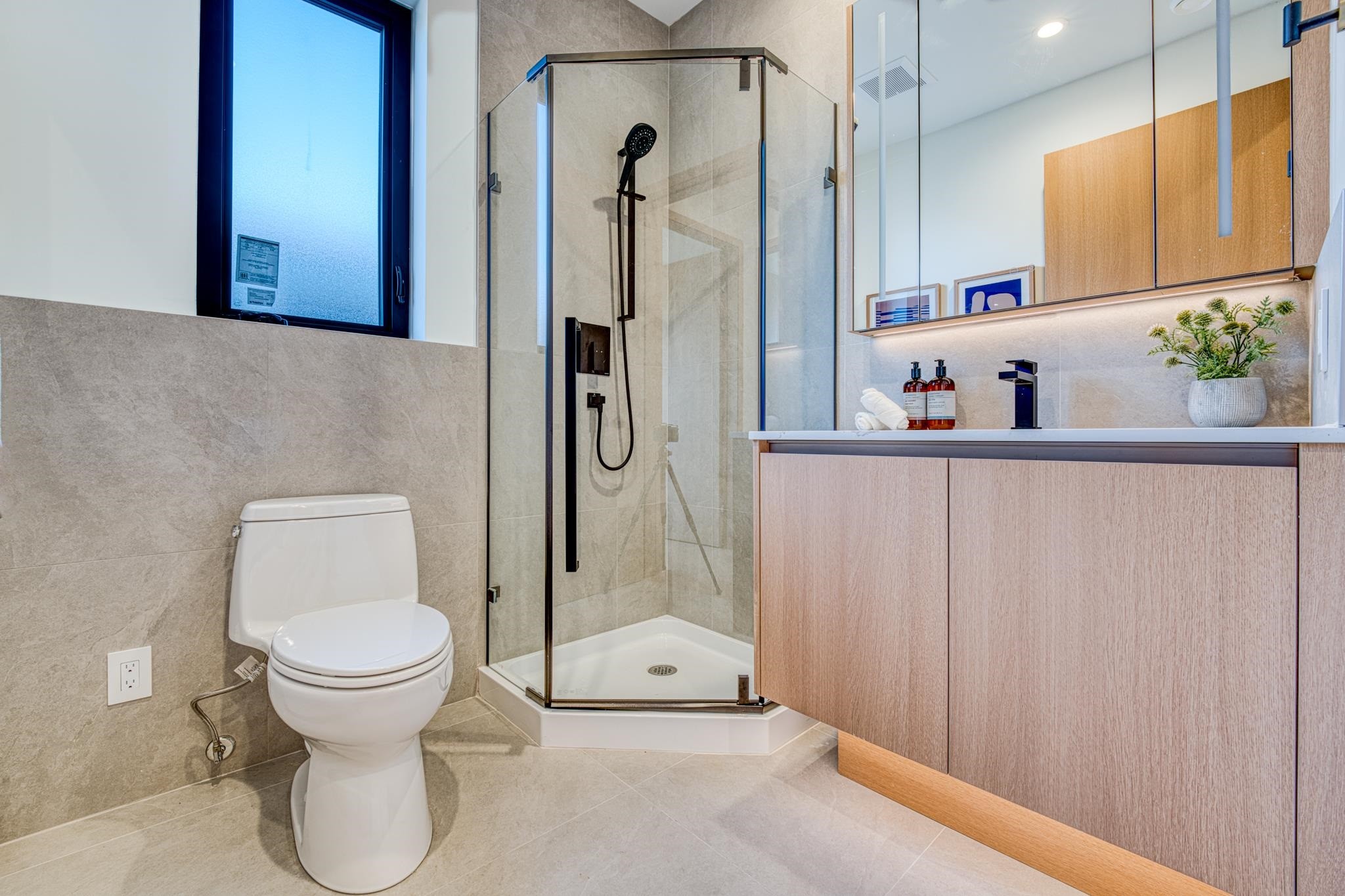 2-968 55Th Avenue E, Vancouver, BC