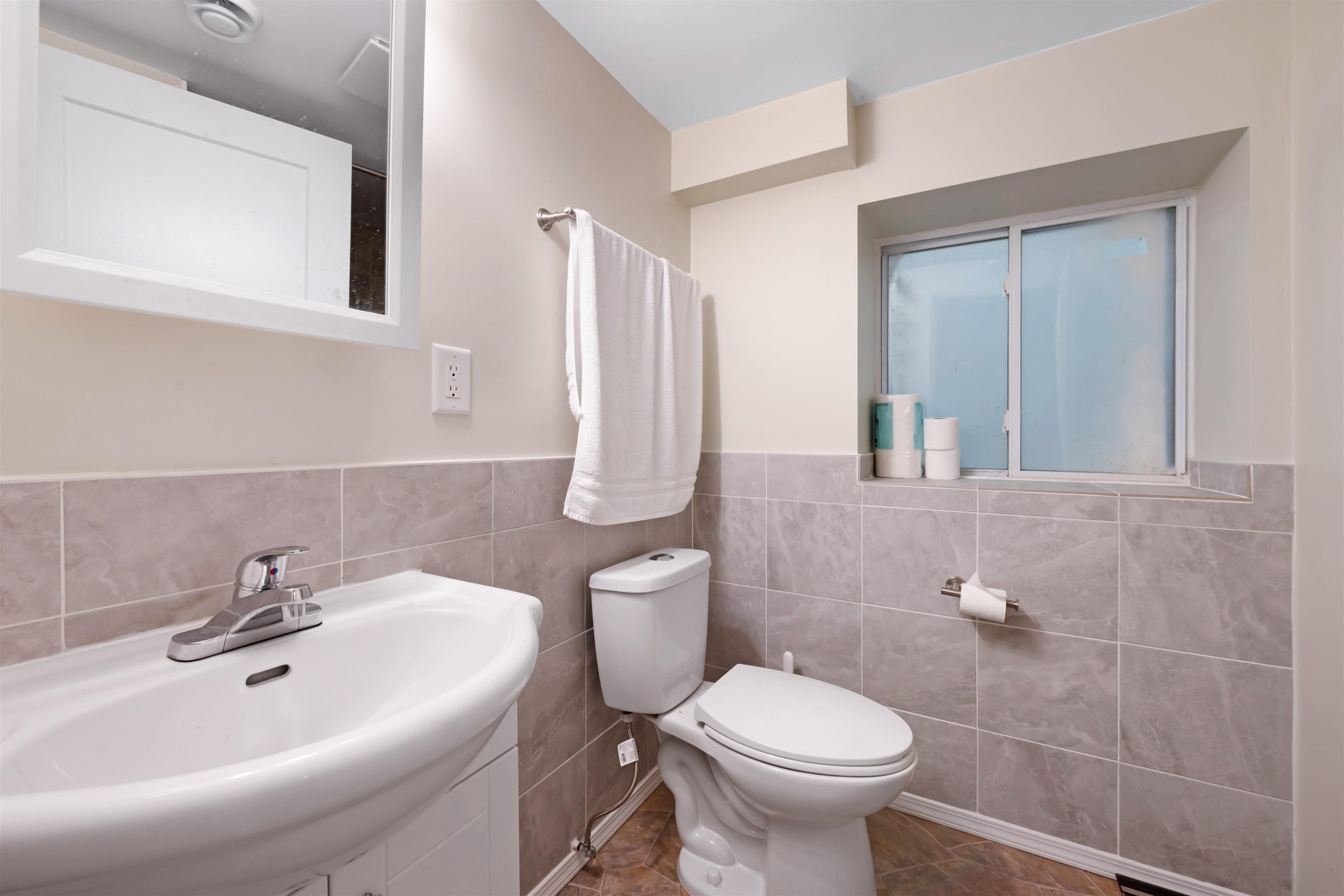 2675 Dundas Street, Vancouver, BC