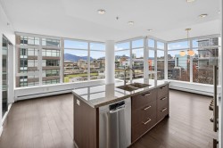 809-1708 Columbia Street Vancouver, BC V5Y 0H7