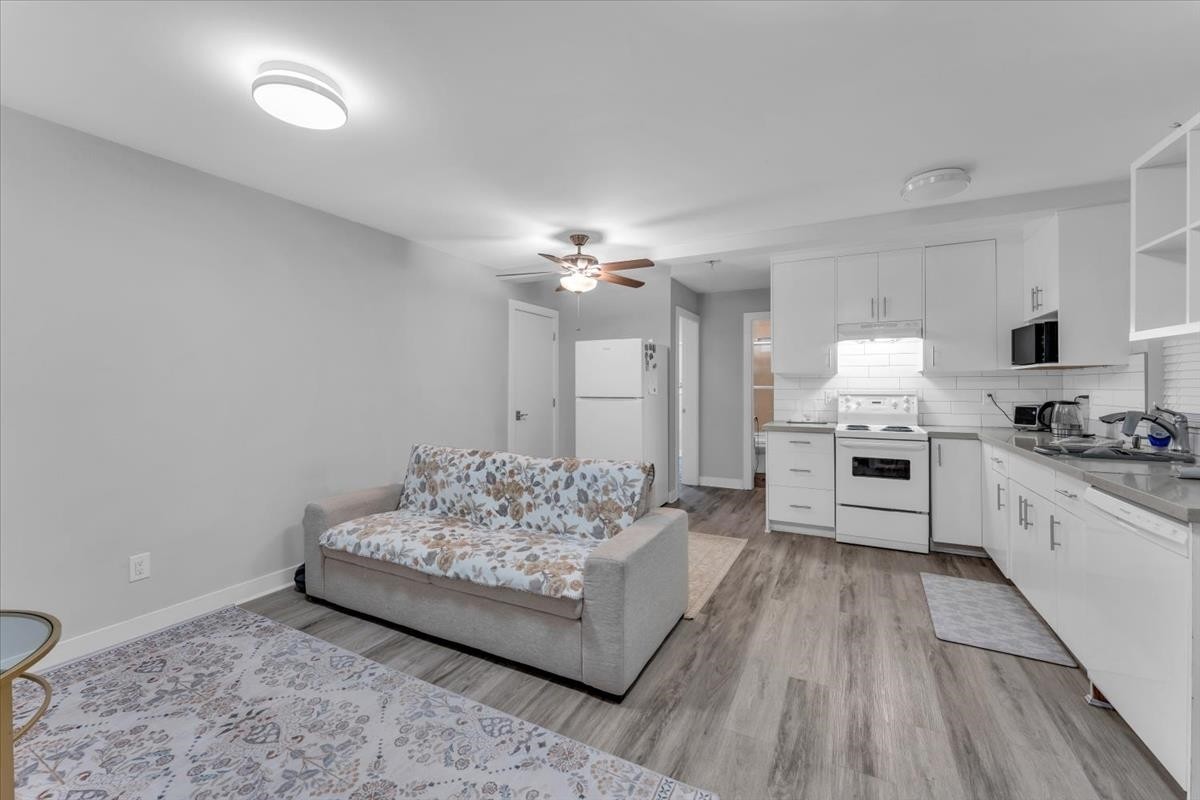 3474 Gislason Avenue, Coquitlam, BC