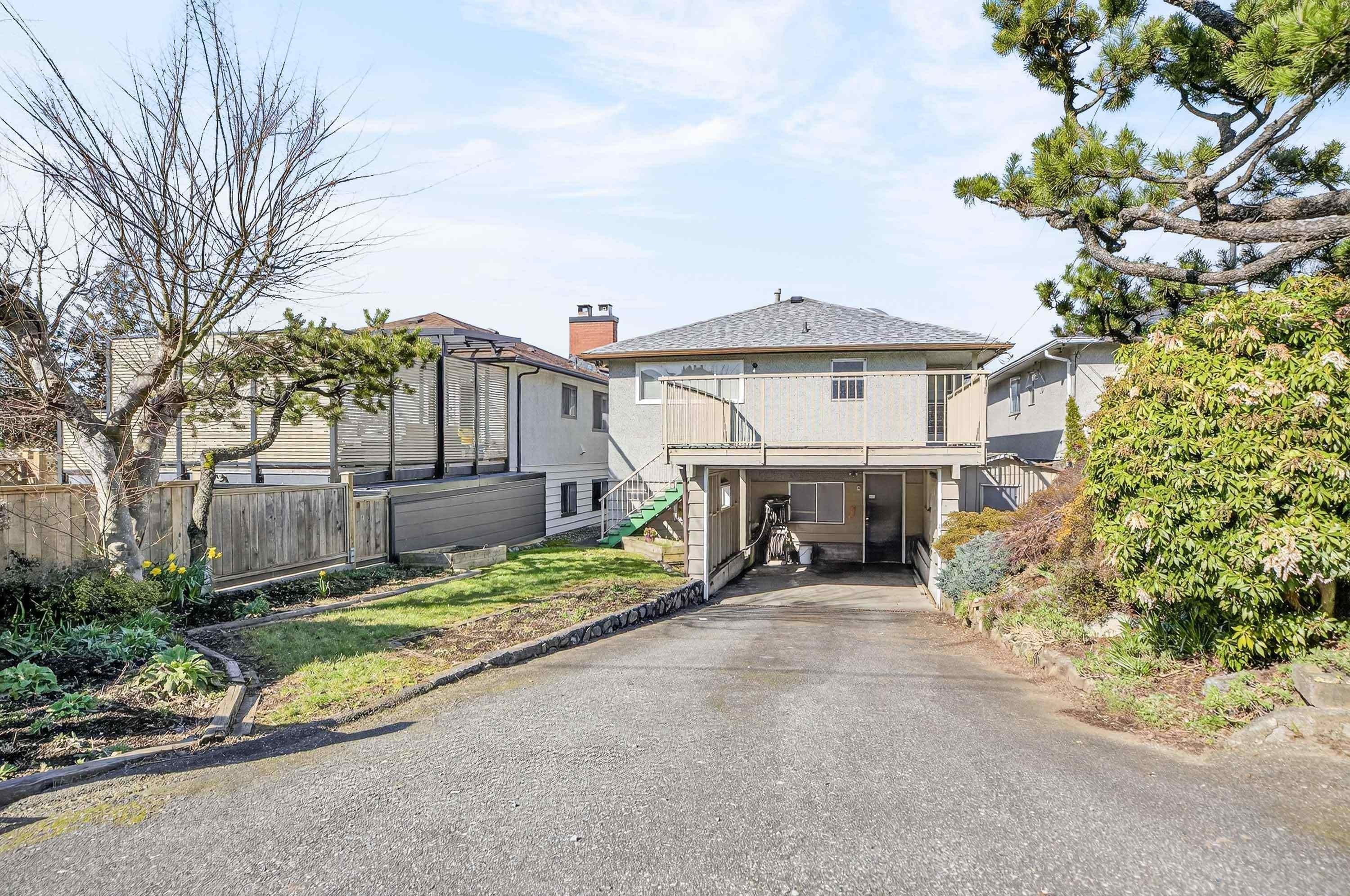 3180 3Rd Avenue E, Vancouver, BC